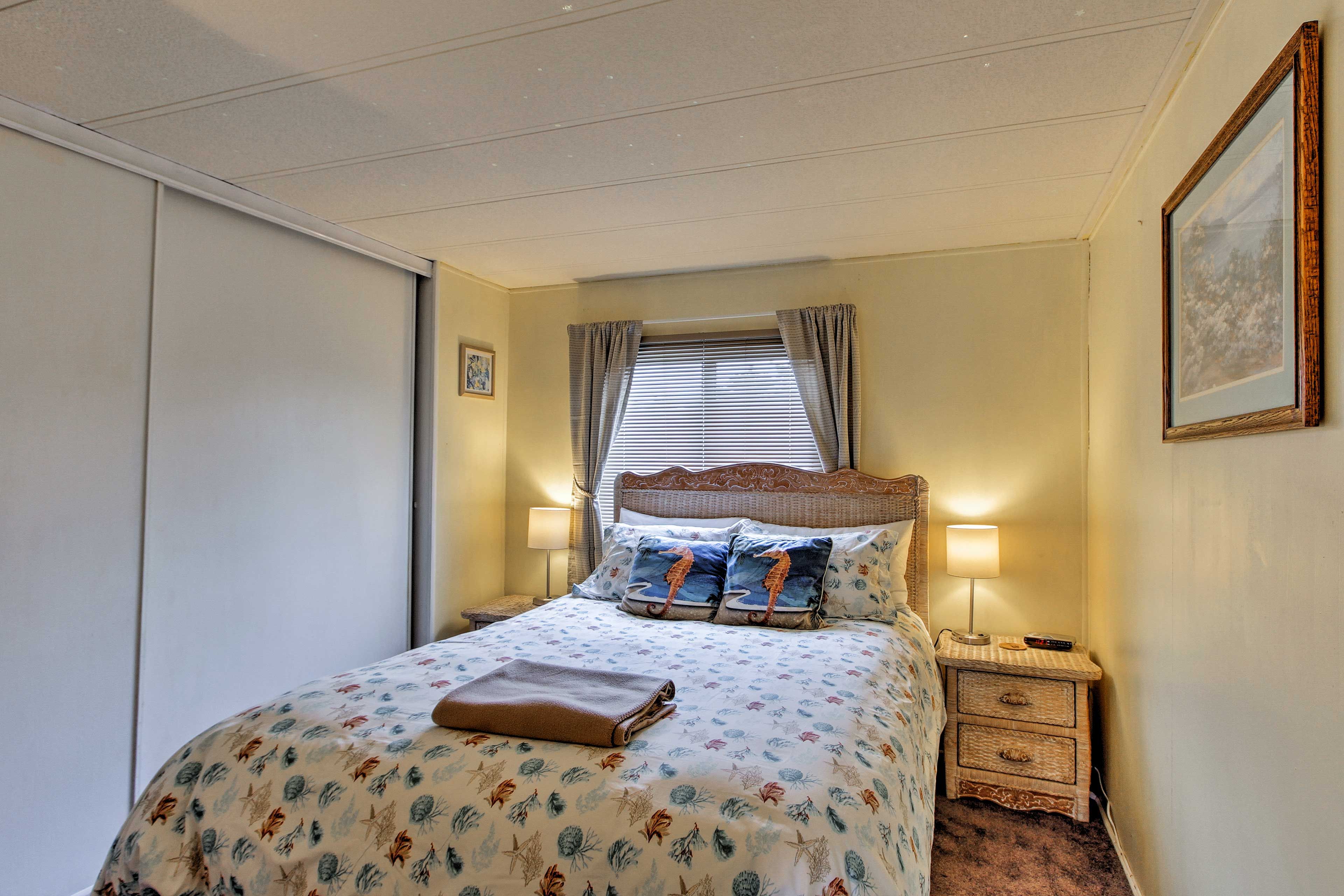 Bedroom 1 | Queen Bed | Linens Provided