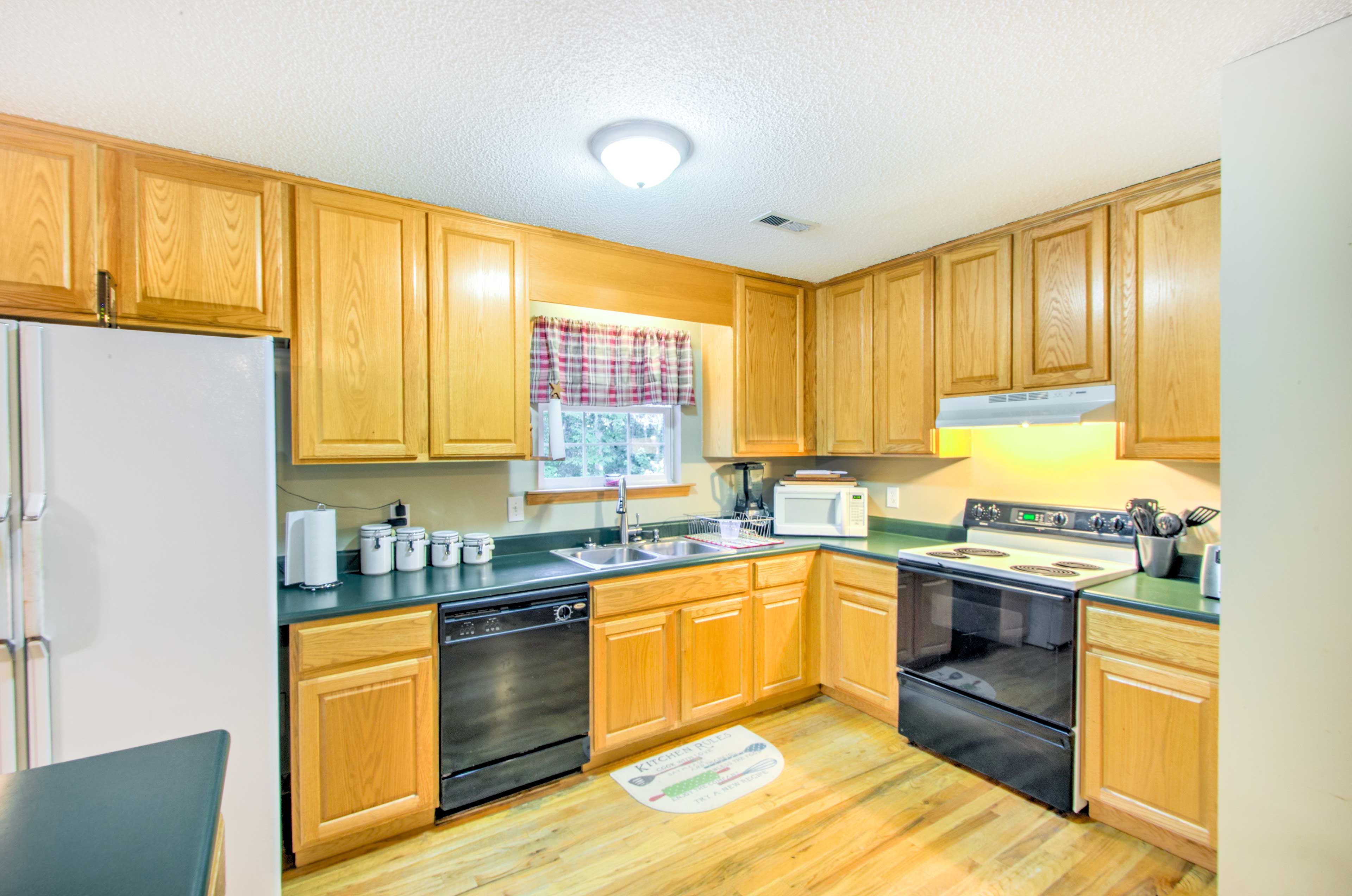 Kitchen | Coffee Maker | Toaster | Crockpot