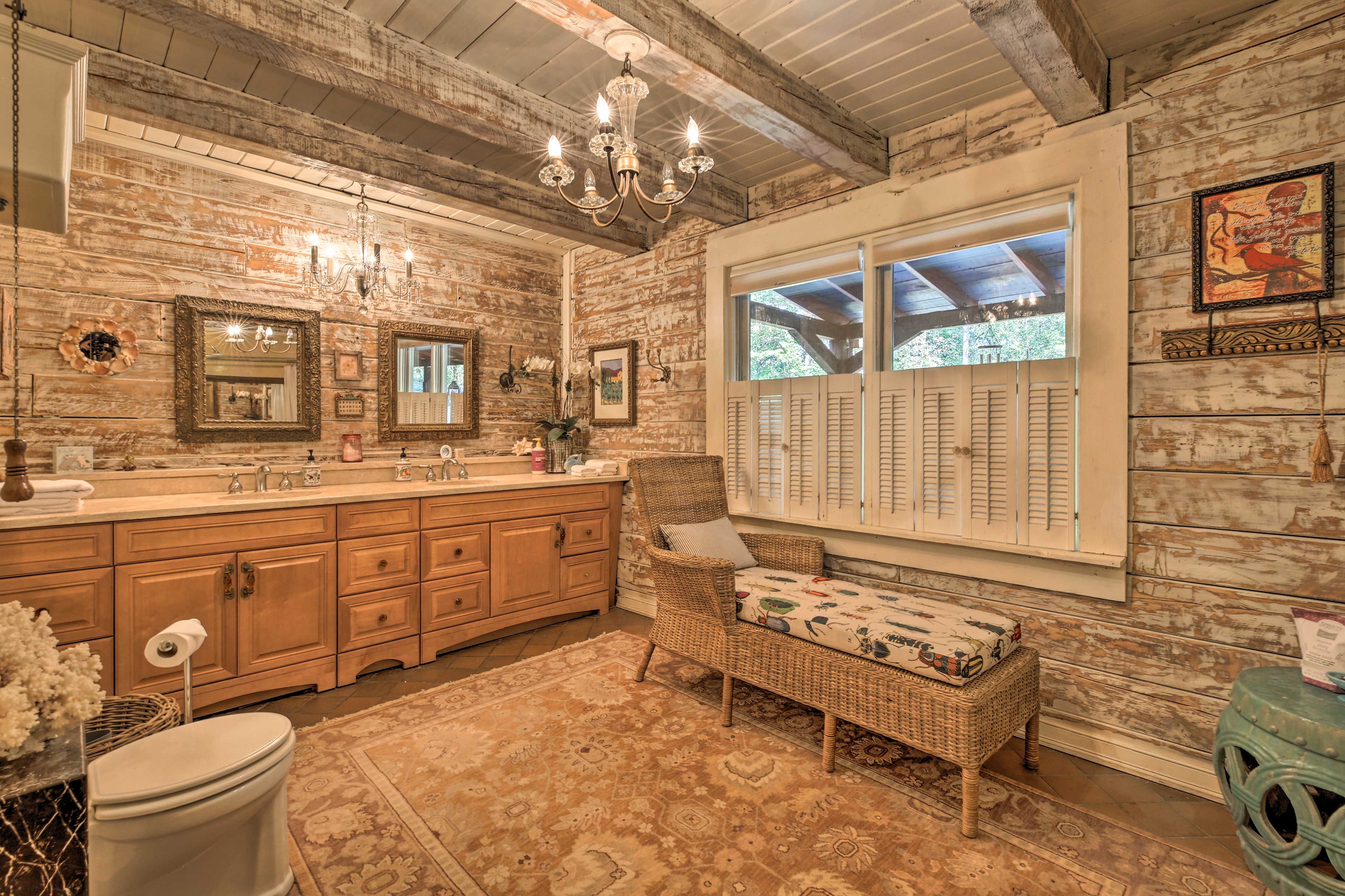 En-Suite Bathroom | Double Sinks
