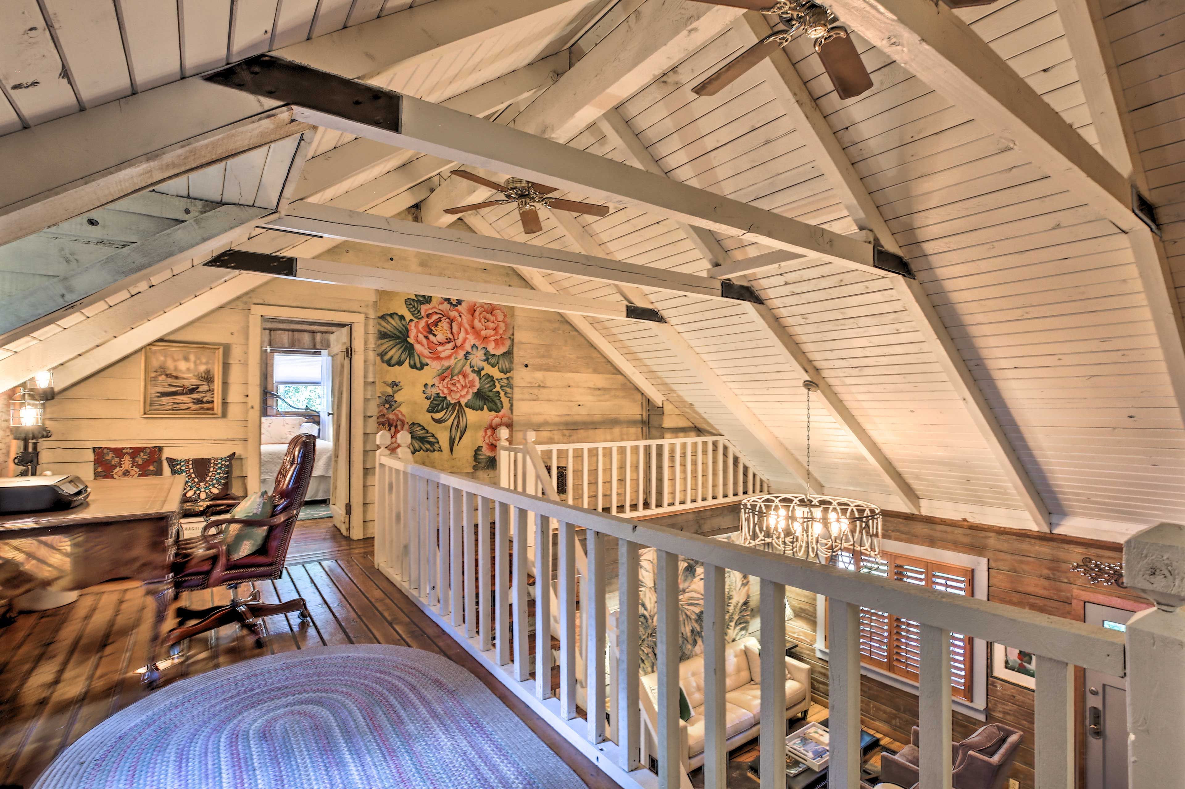 Loft | Laptop-Friendly Workspace