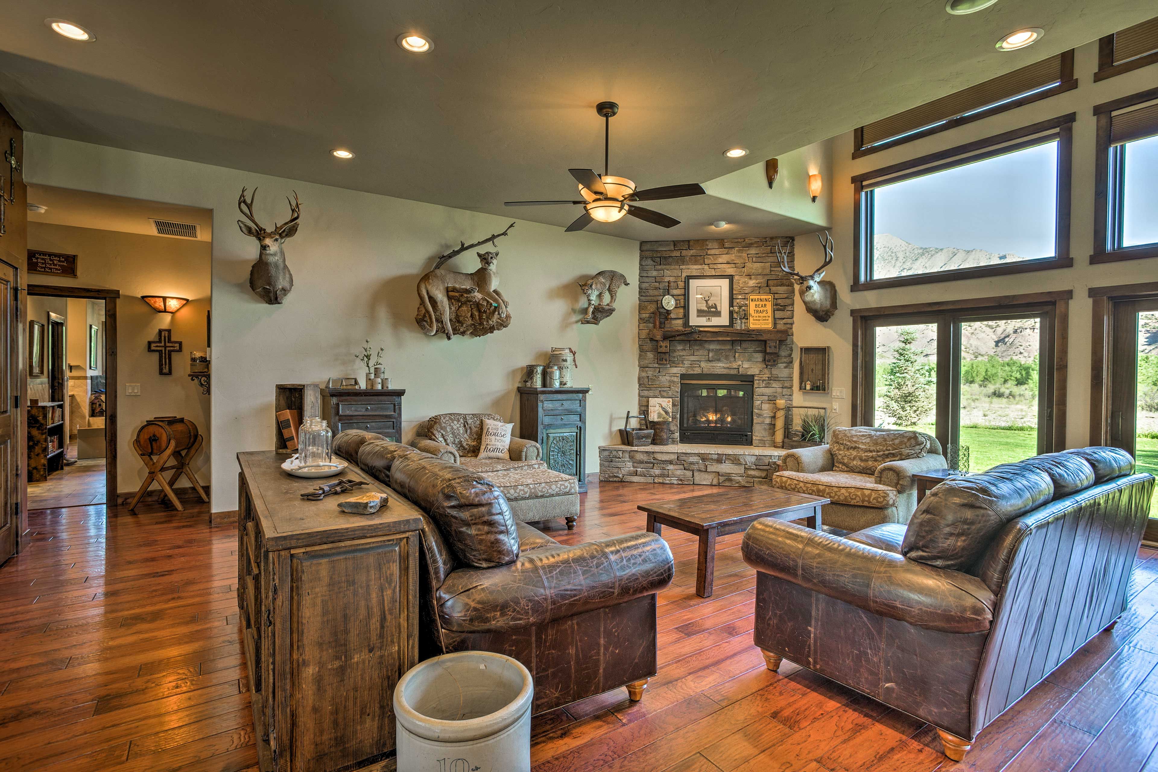 Spread out in 3,880 square feet featuring 3 bedrooms and 2.5 bathrooms.