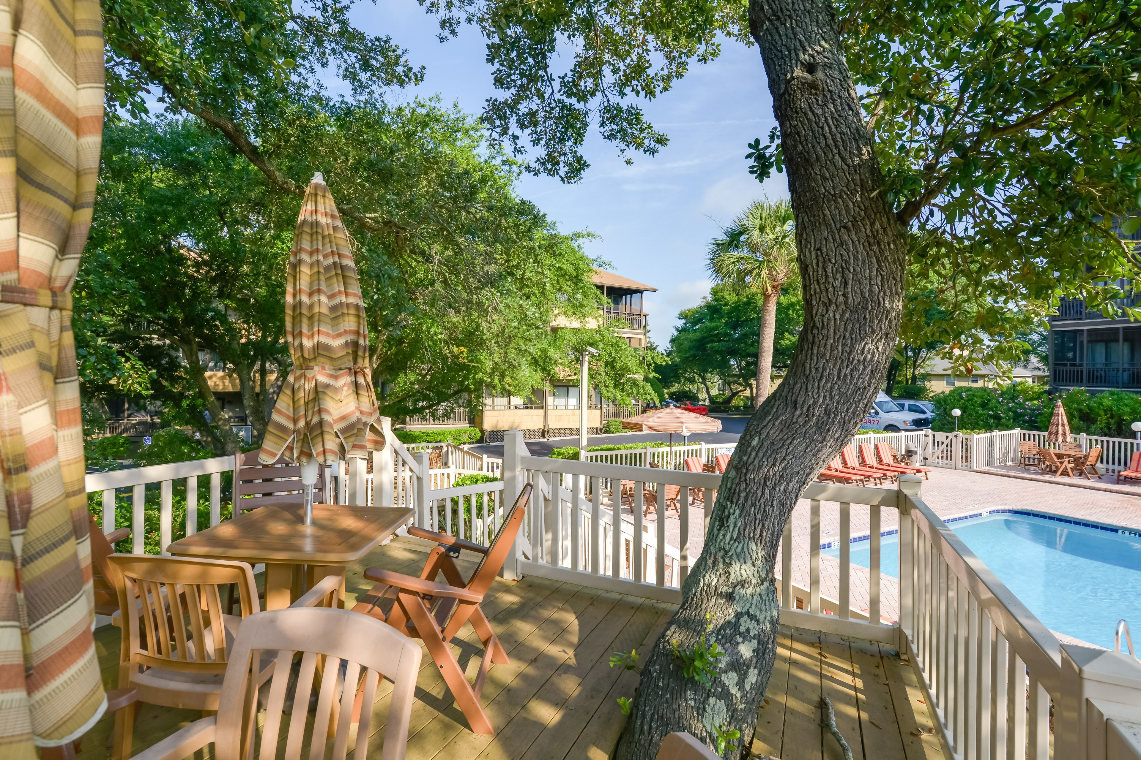 Community Amenities | Seating Area