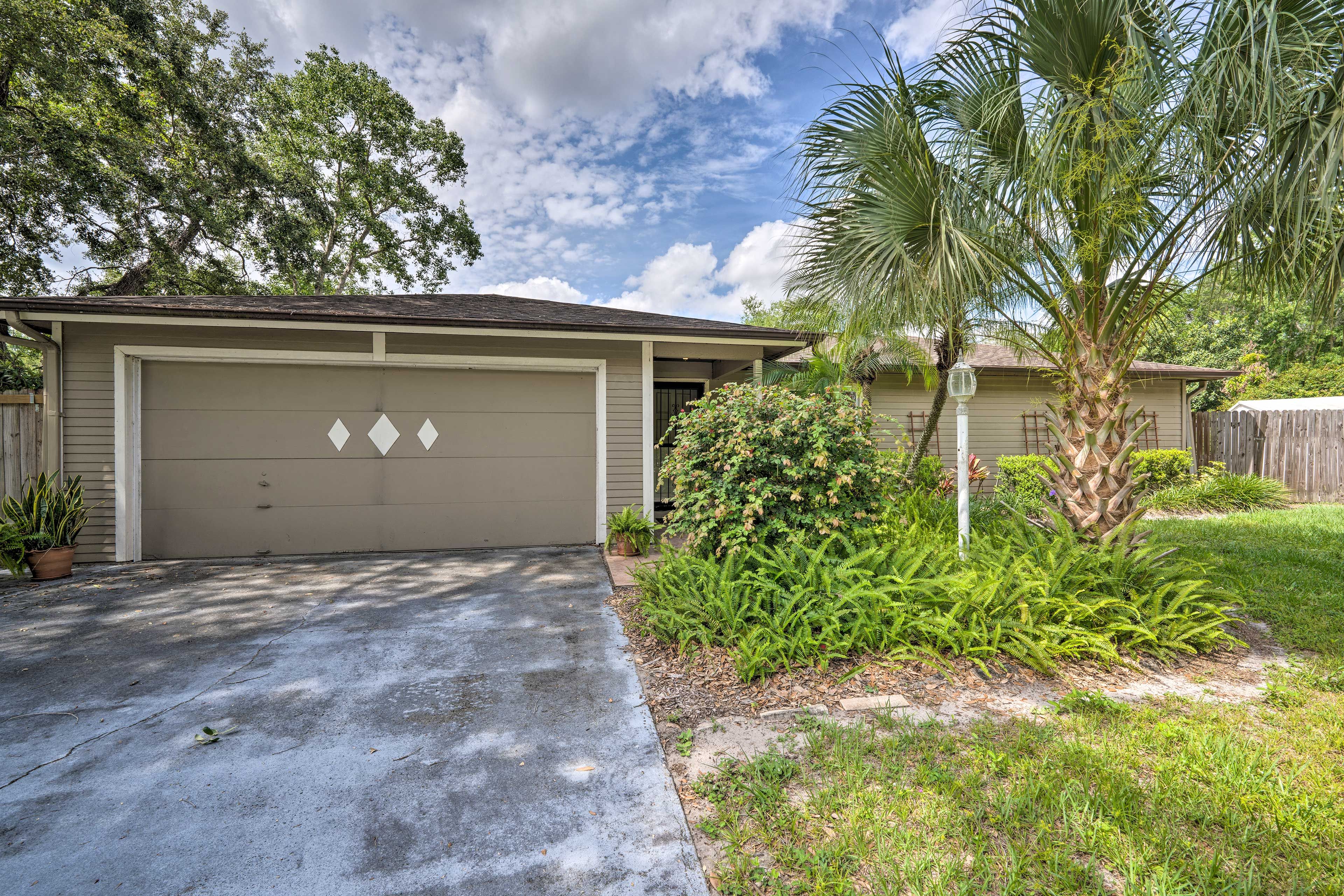 Home Exterior | Parking | Driveway Parking Available