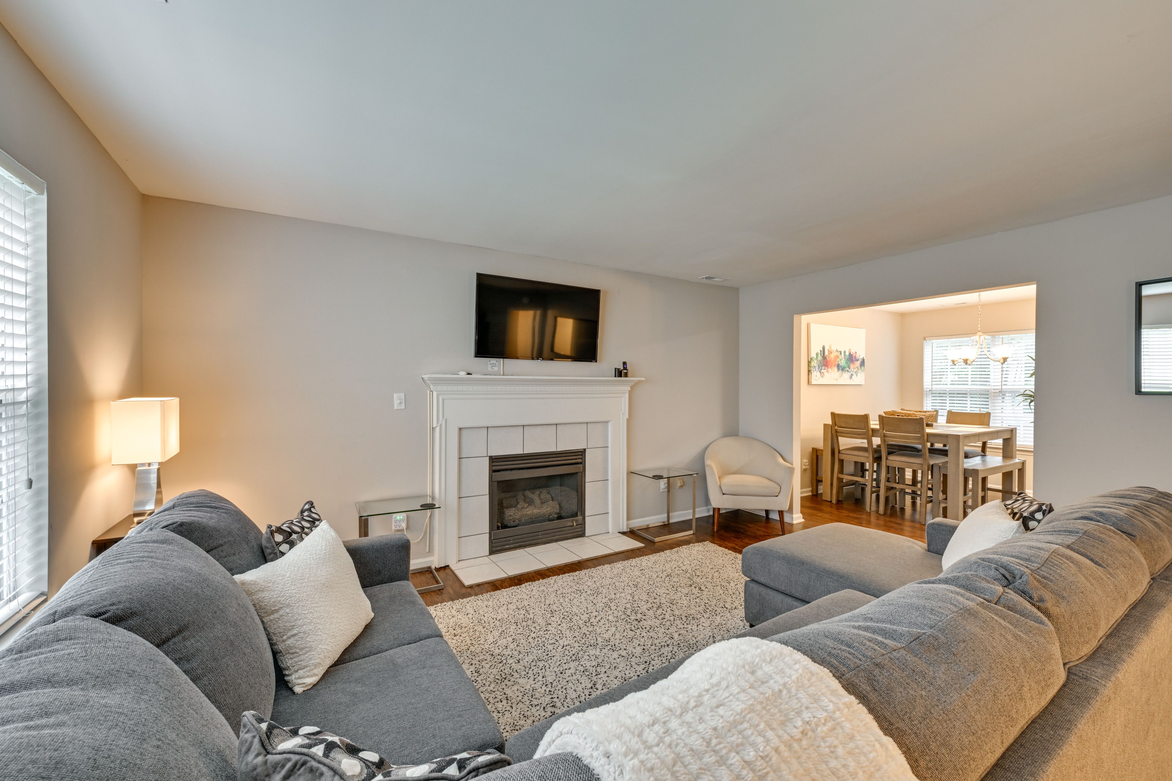 Living Room | 1st Floor | Cable TV | Free WiFi