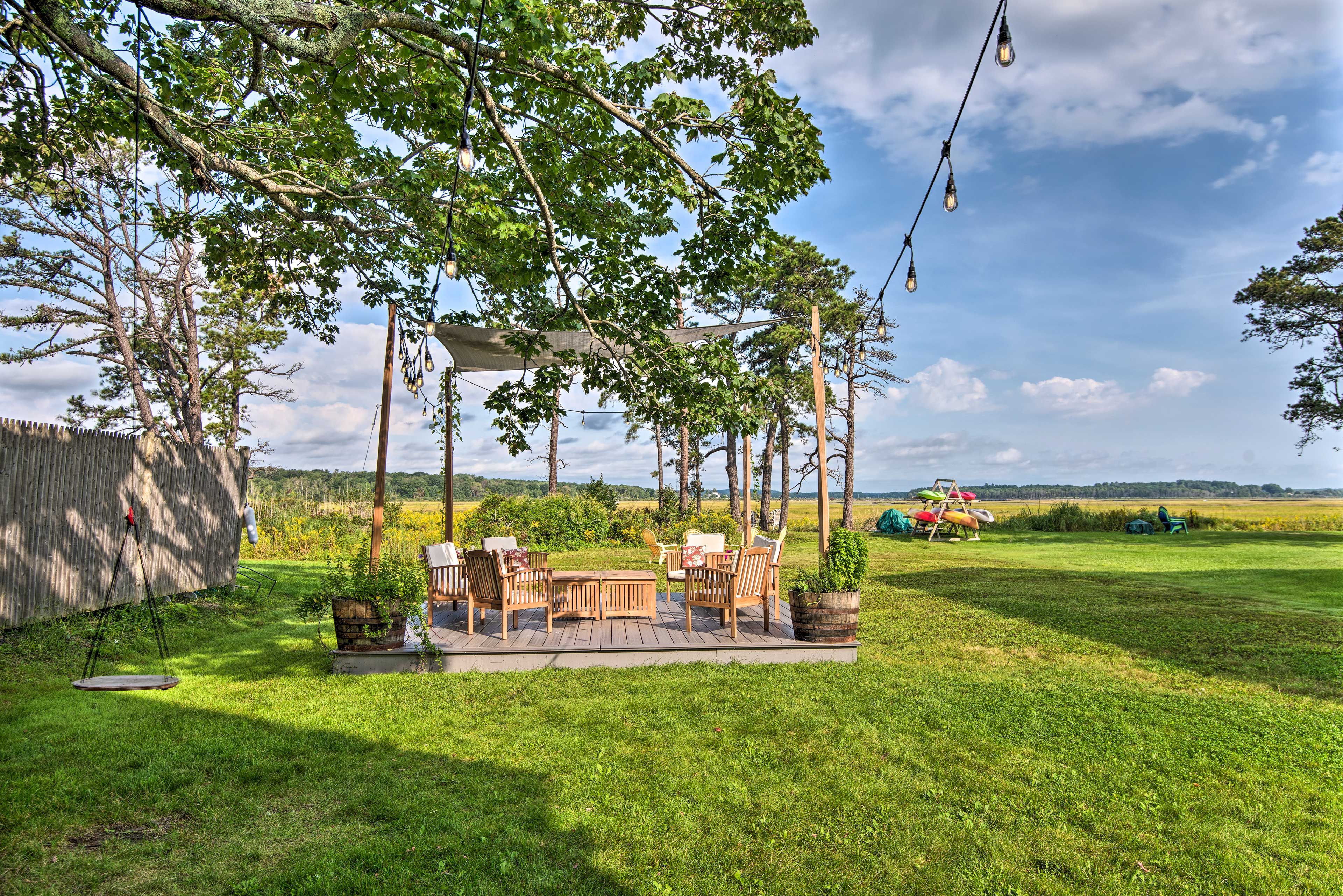 Spacious Yard | Outdoor Dining