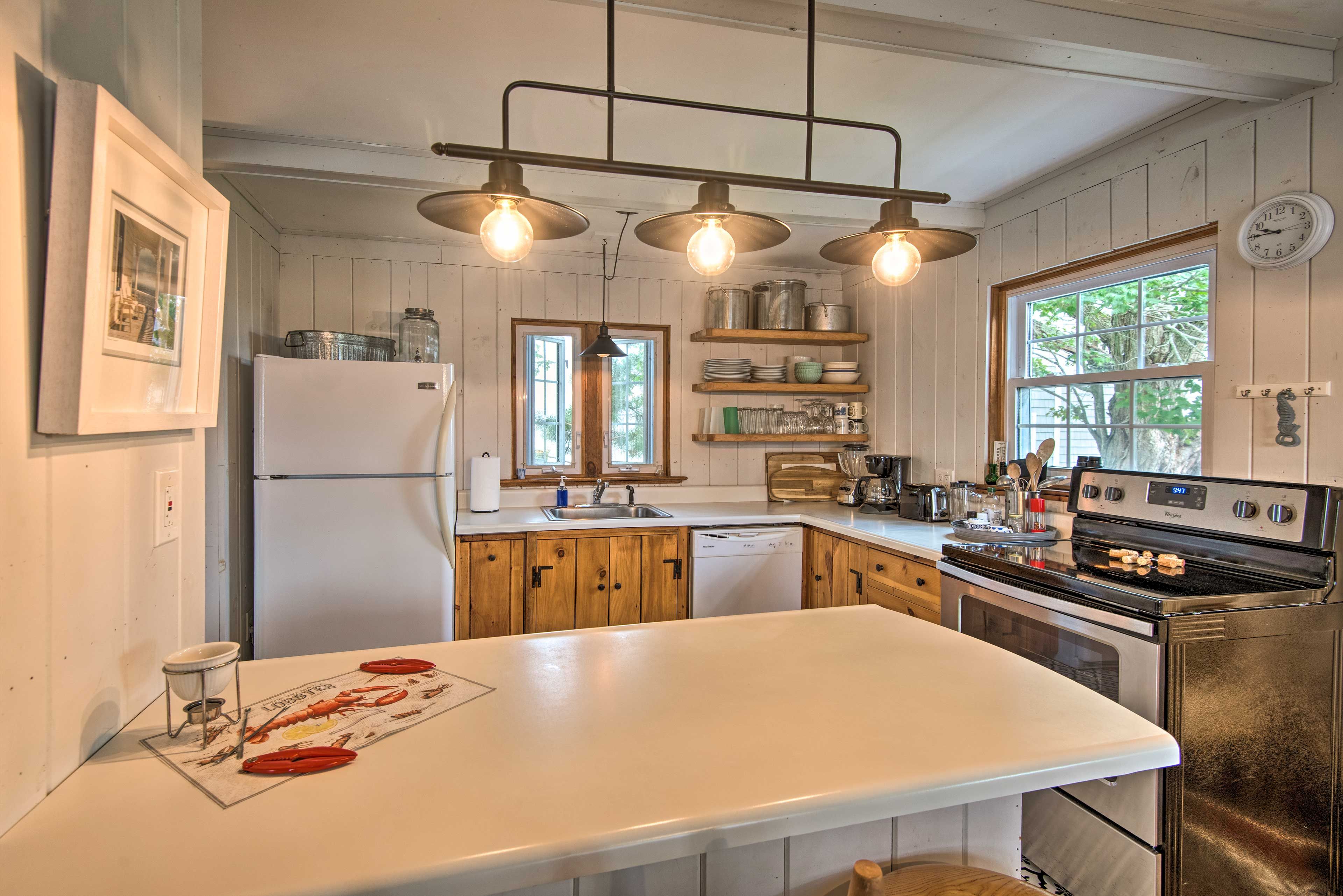 Kitchen | Cooking Basics | Coffee Maker | Paper Towels/Trash Bags Provided