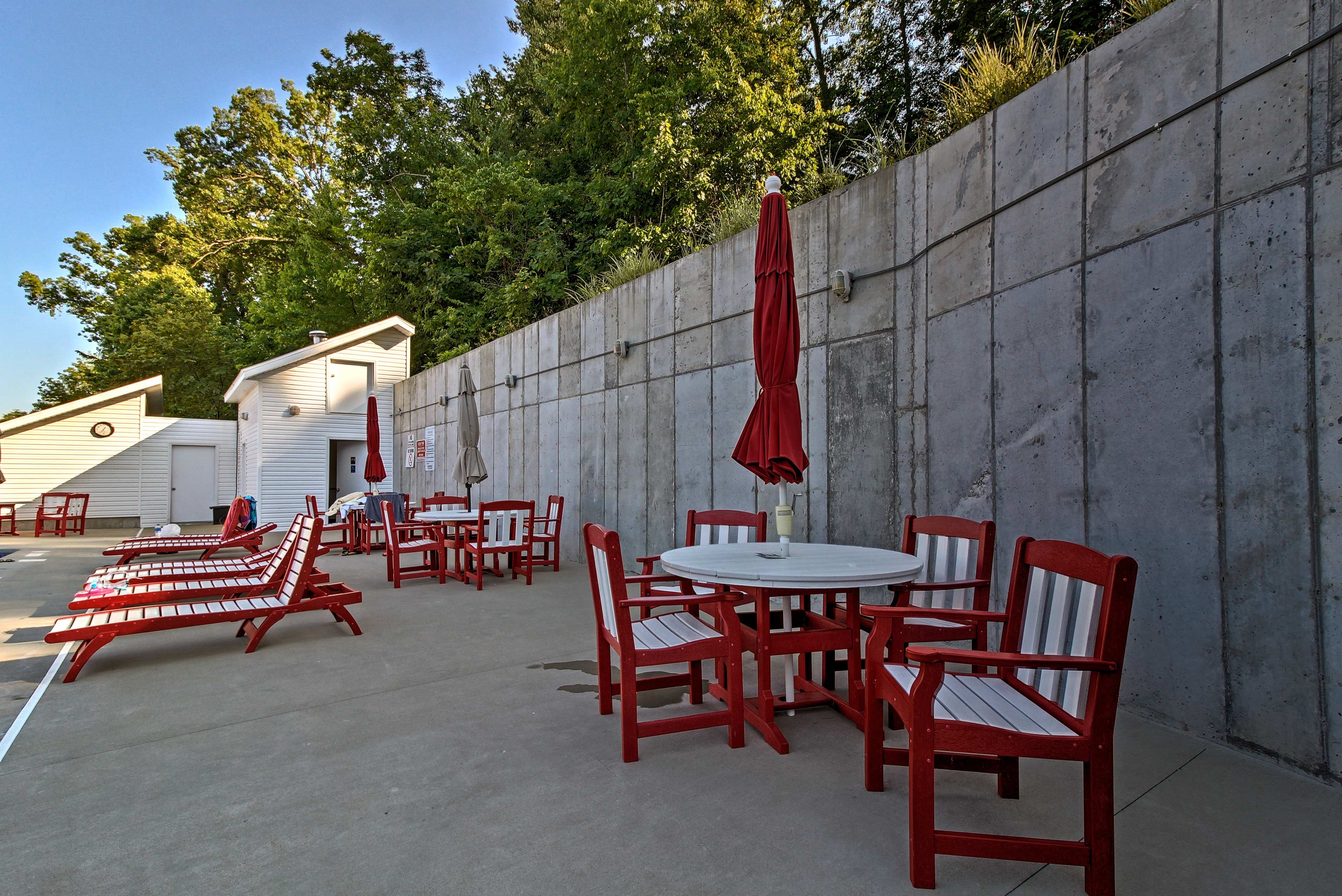 There's plenty of lounge chairs and tables to sit at!