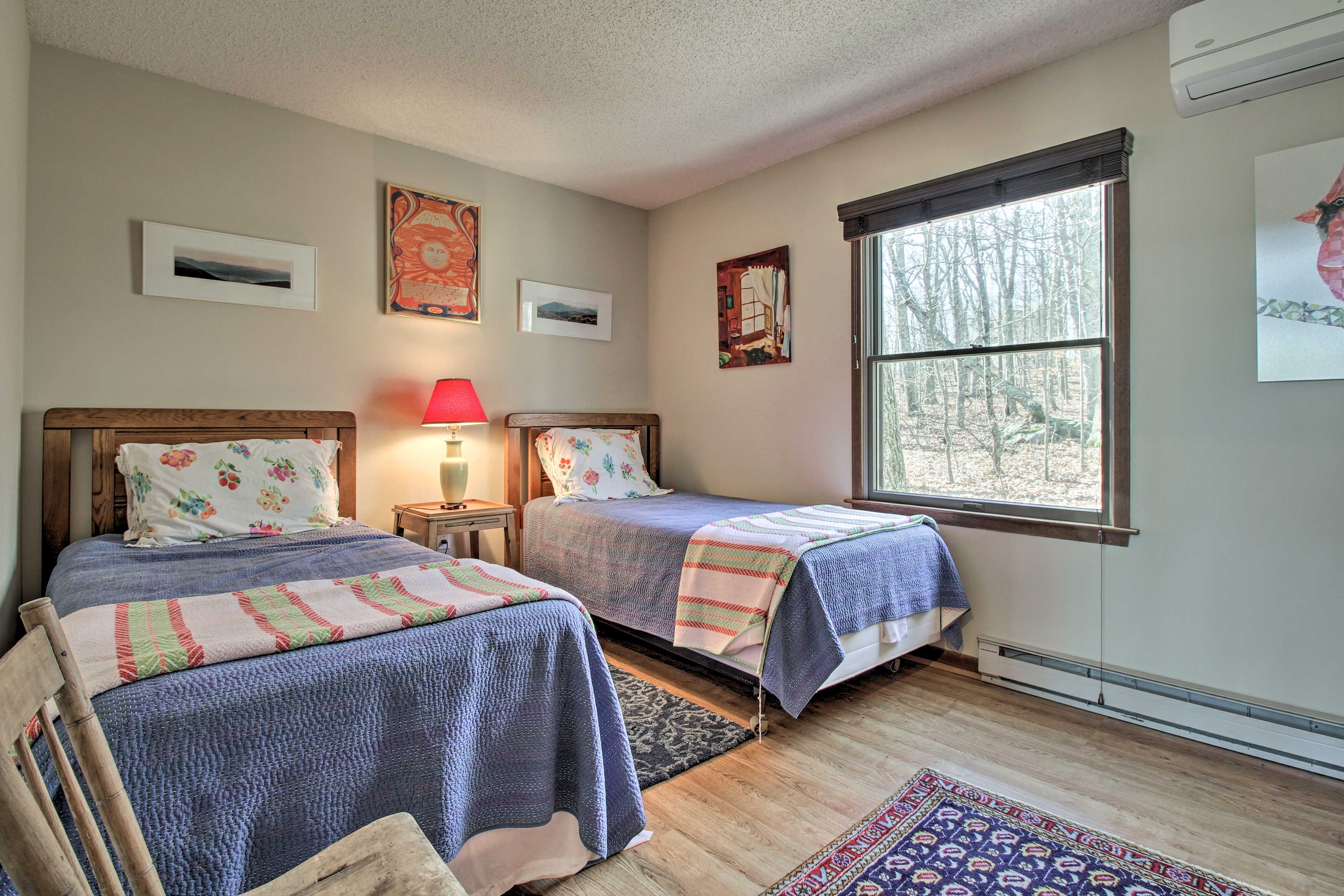 Bedroom 2 | 2 Twin Beds