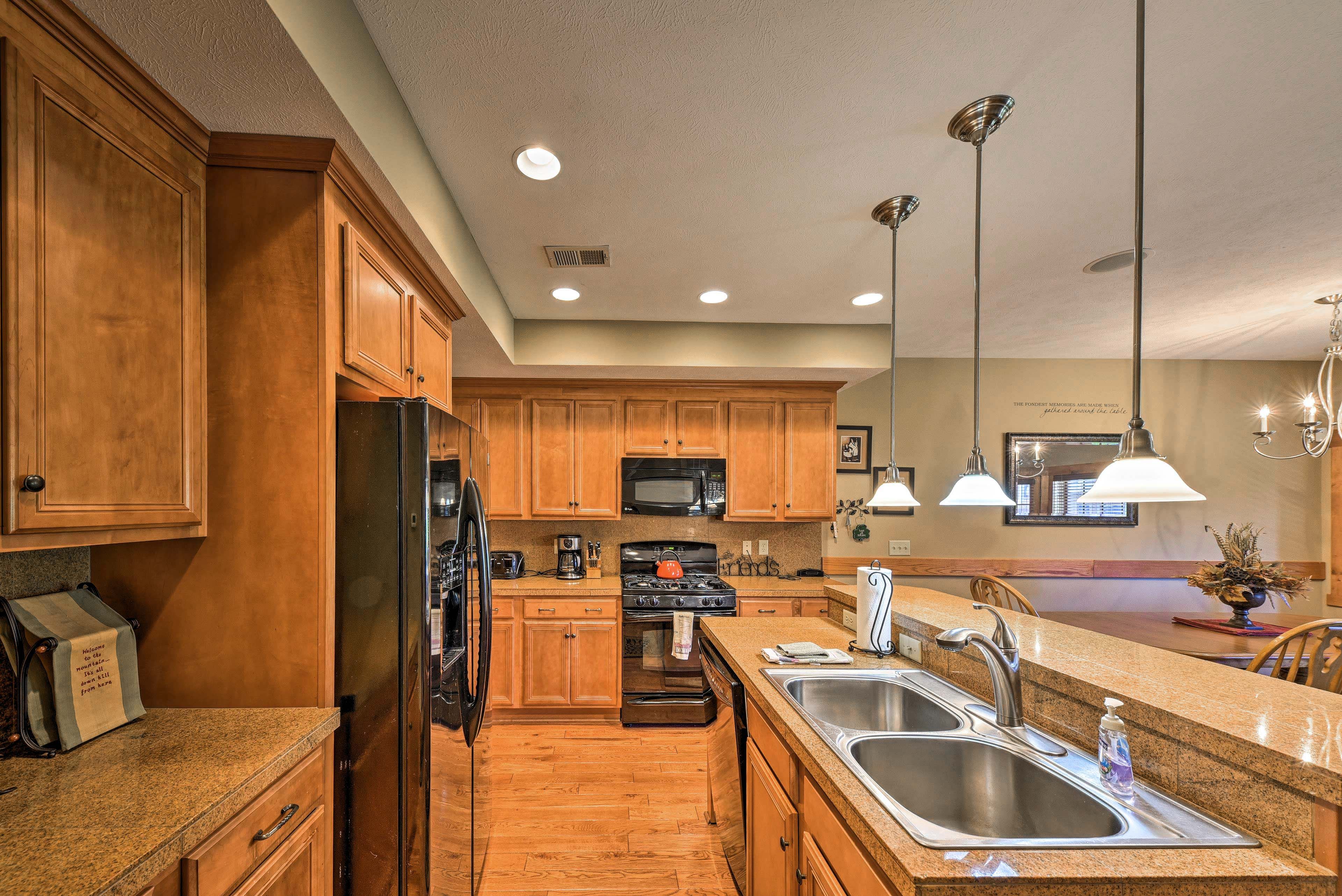 Kitchen | Cooking Basics | Coffee Maker | Paper Towels/Trash Bags Provided