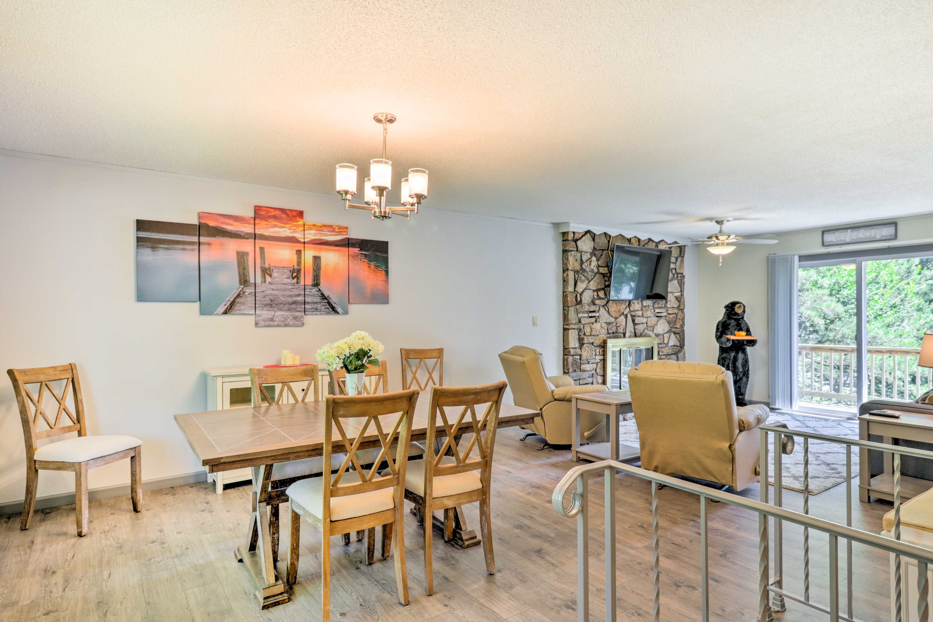 Living Area | Free WiFi