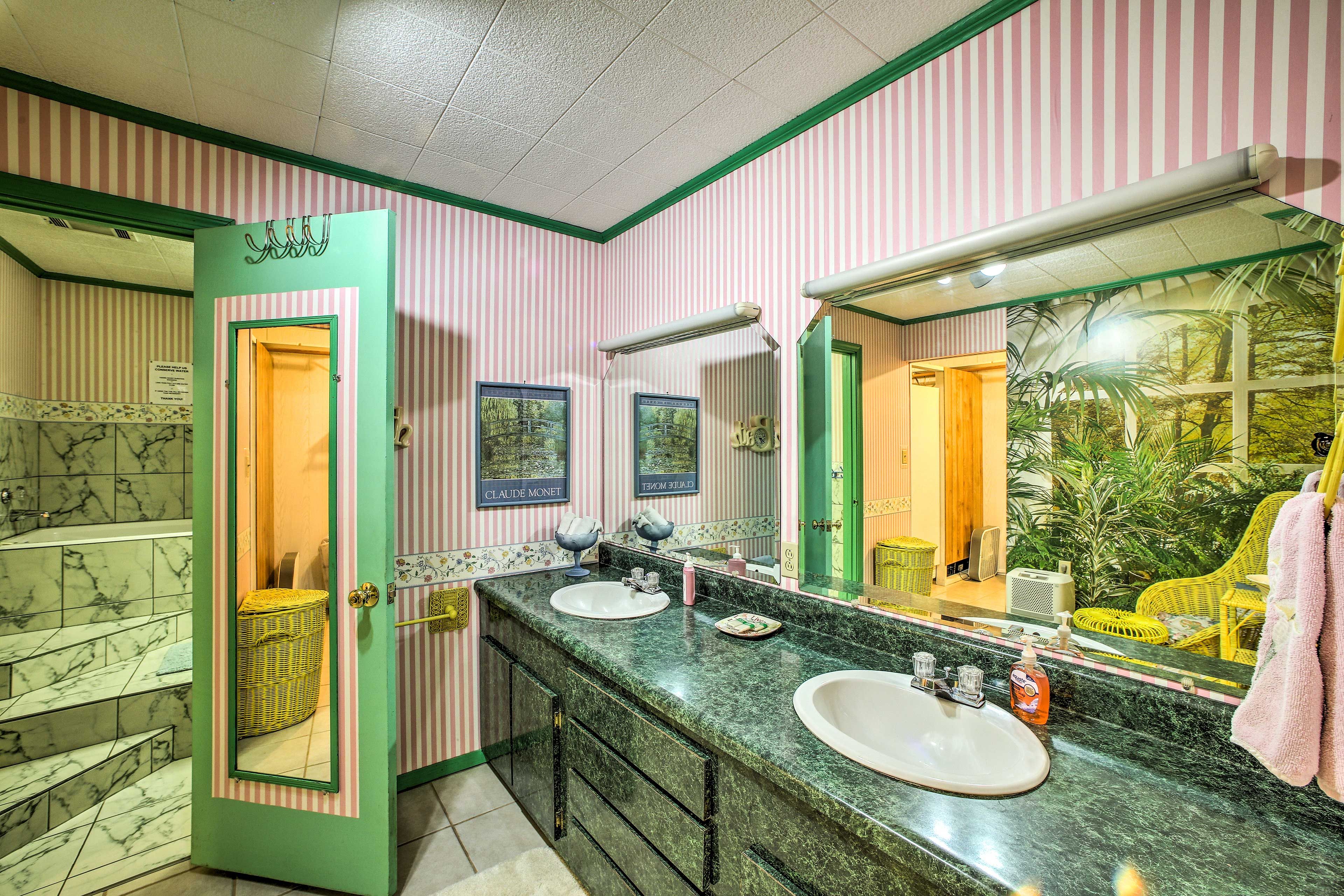 Bathroom | Linens & Towels Provided