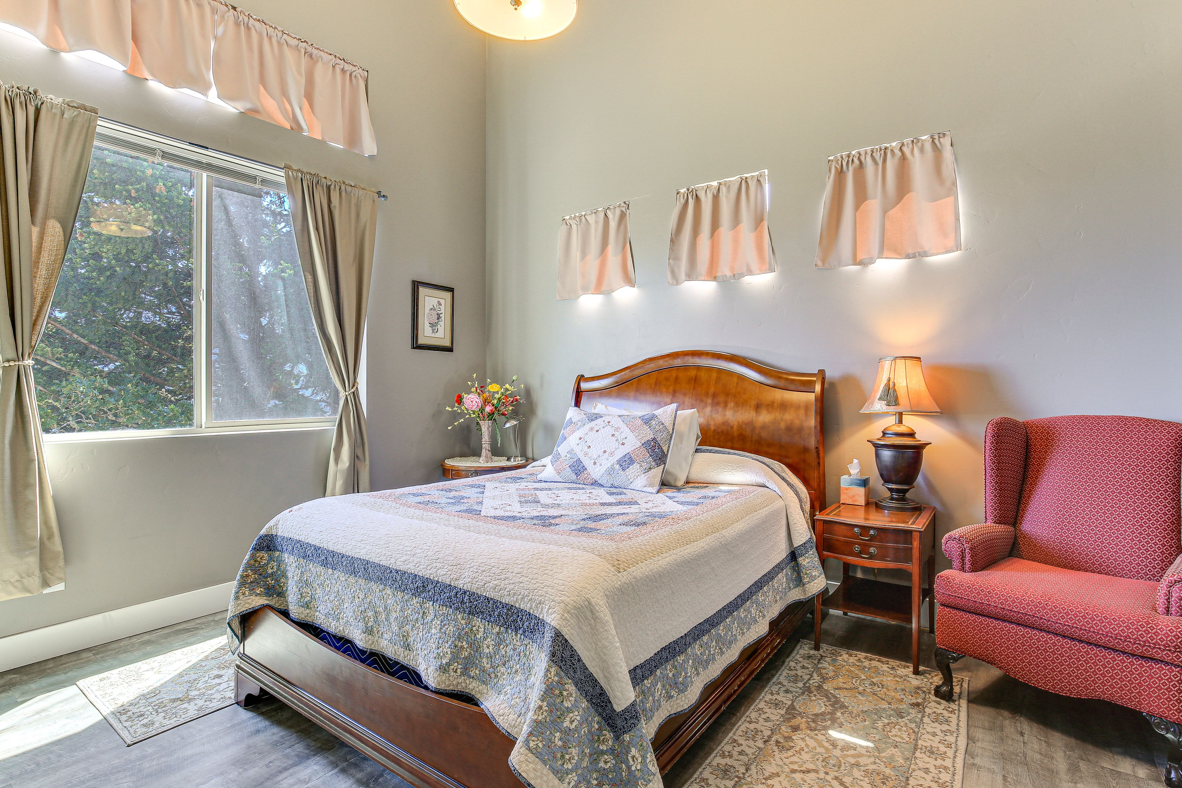 Bedroom 2 | Queen Bed