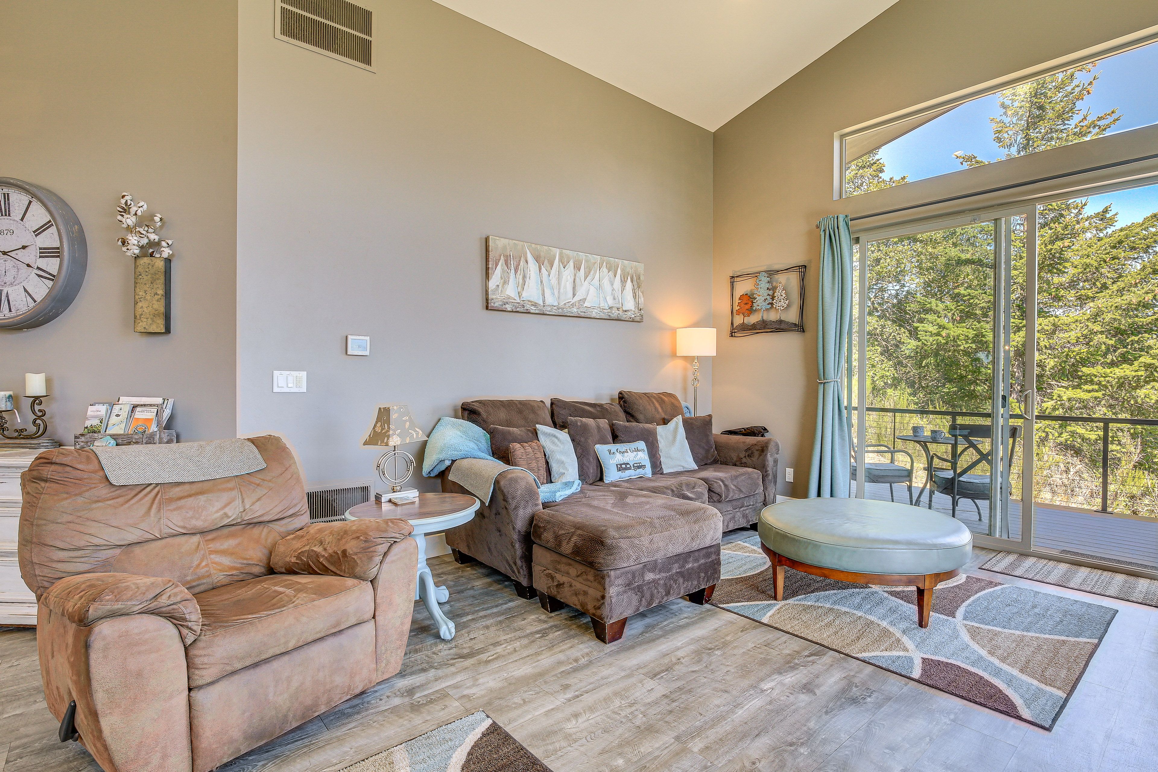 Main Living Space | Mountian Views