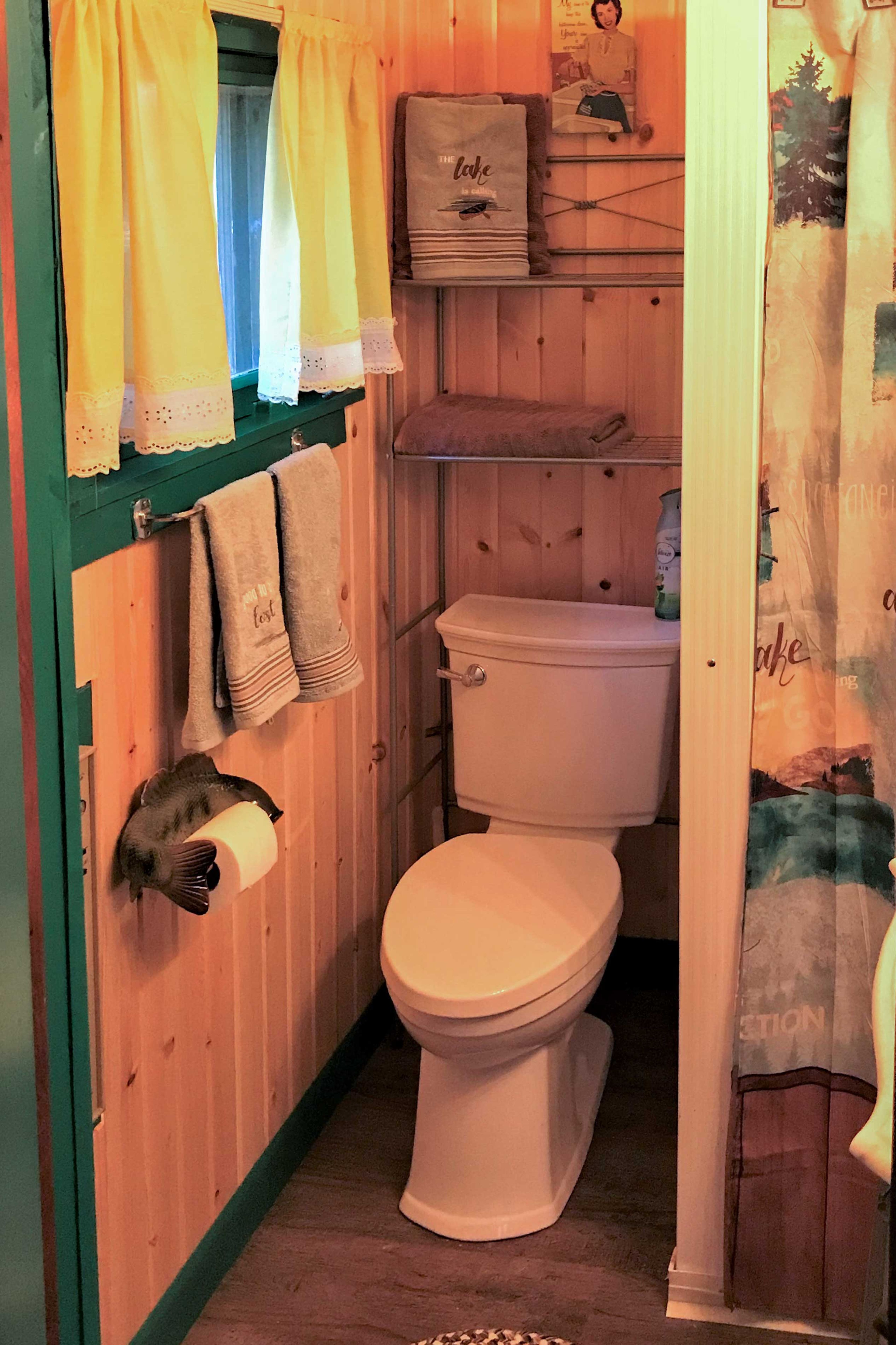 Full Bathroom | Towels Provided