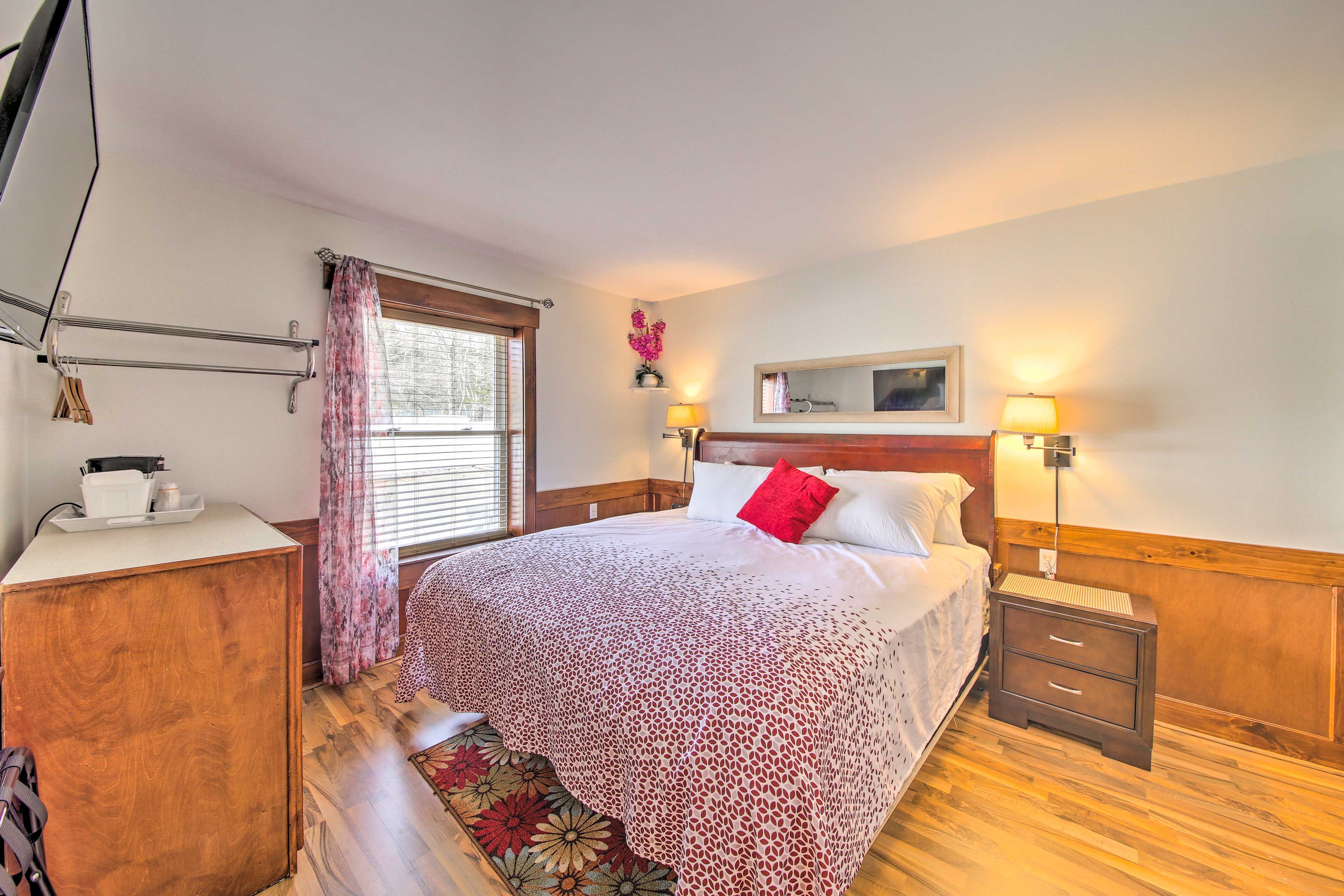 Bedroom 1 | King Bed | Linens Provided