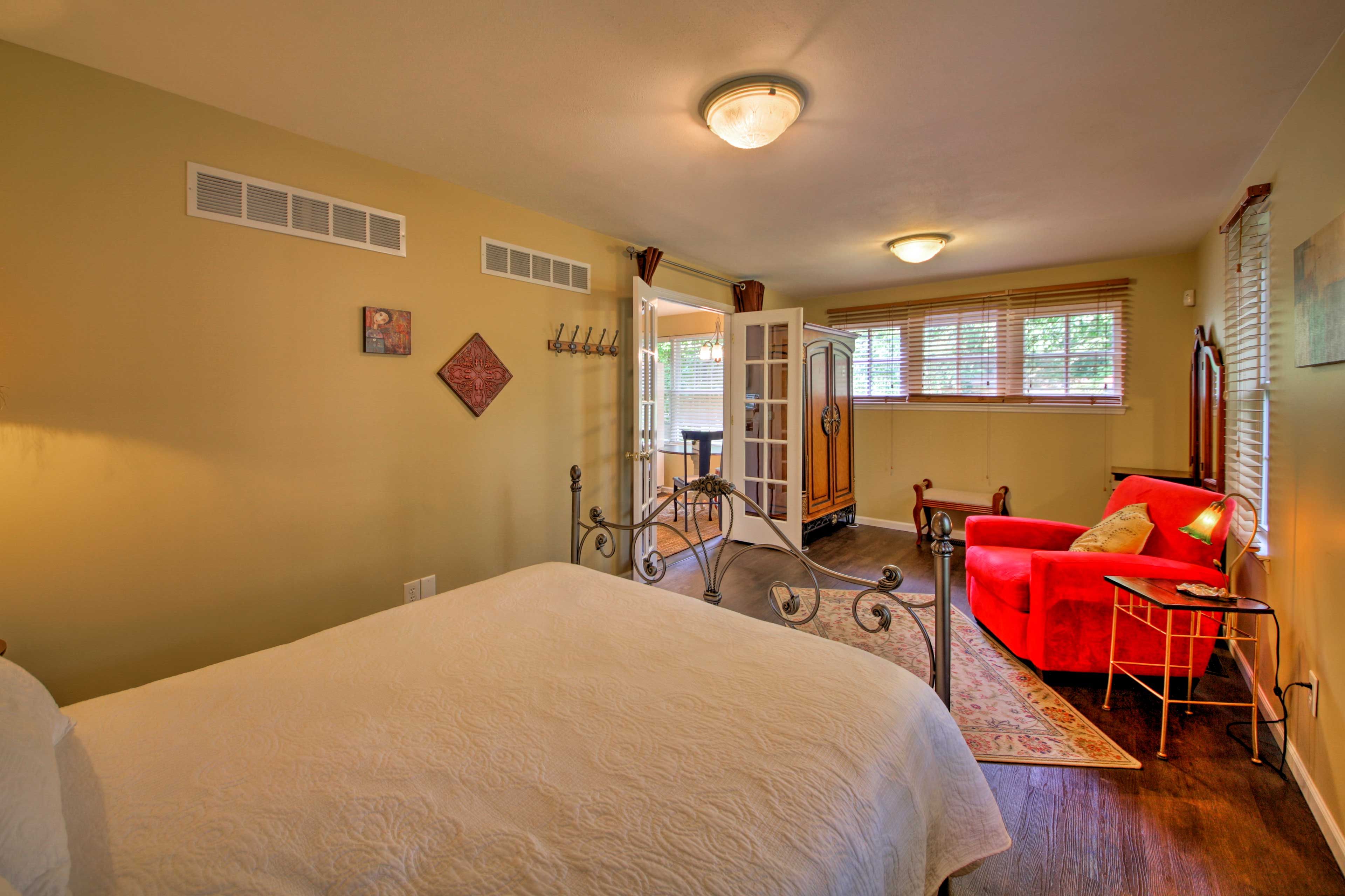 The windows provide natural light!