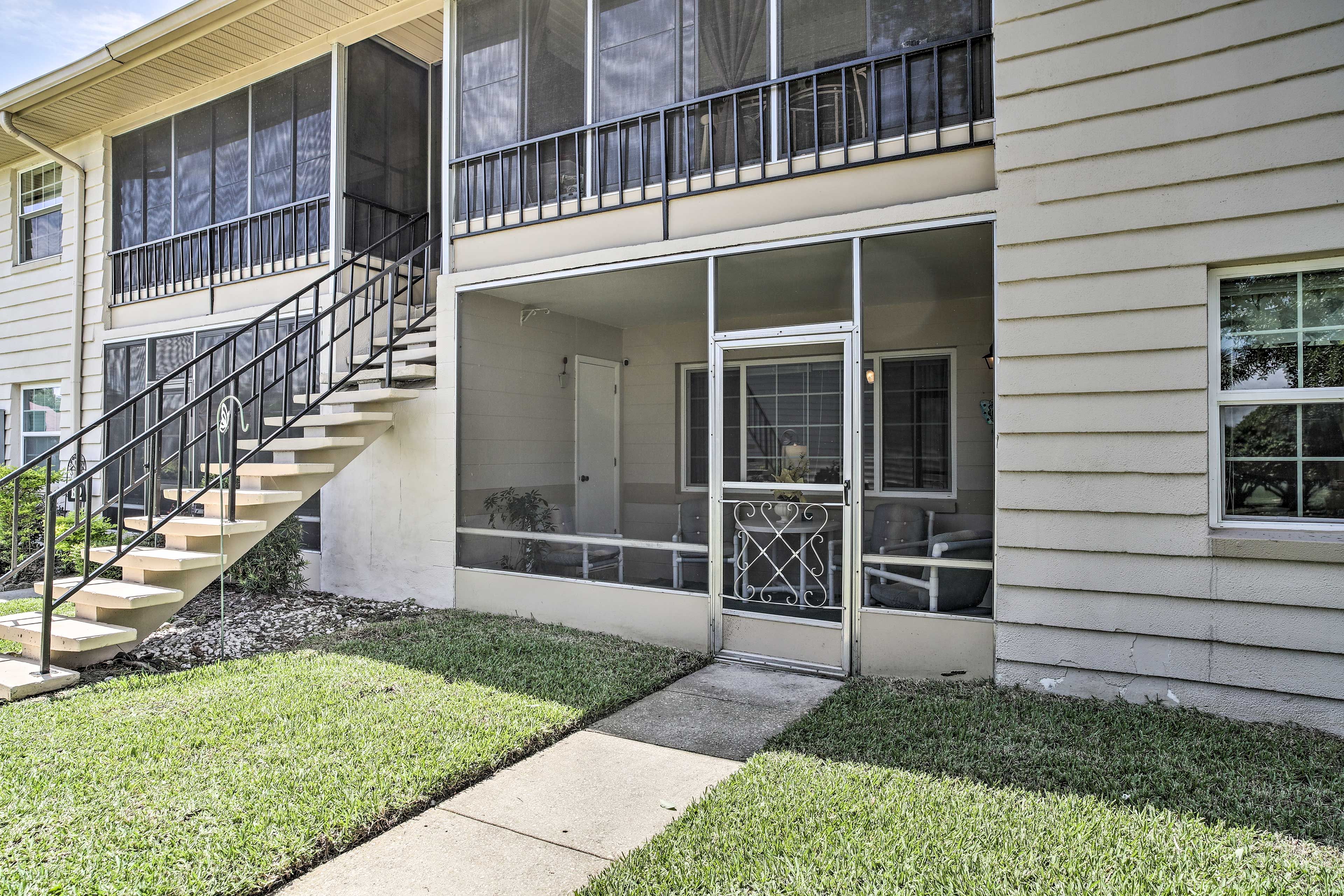 The Heritage House II complex is conveniently located to Route-192.