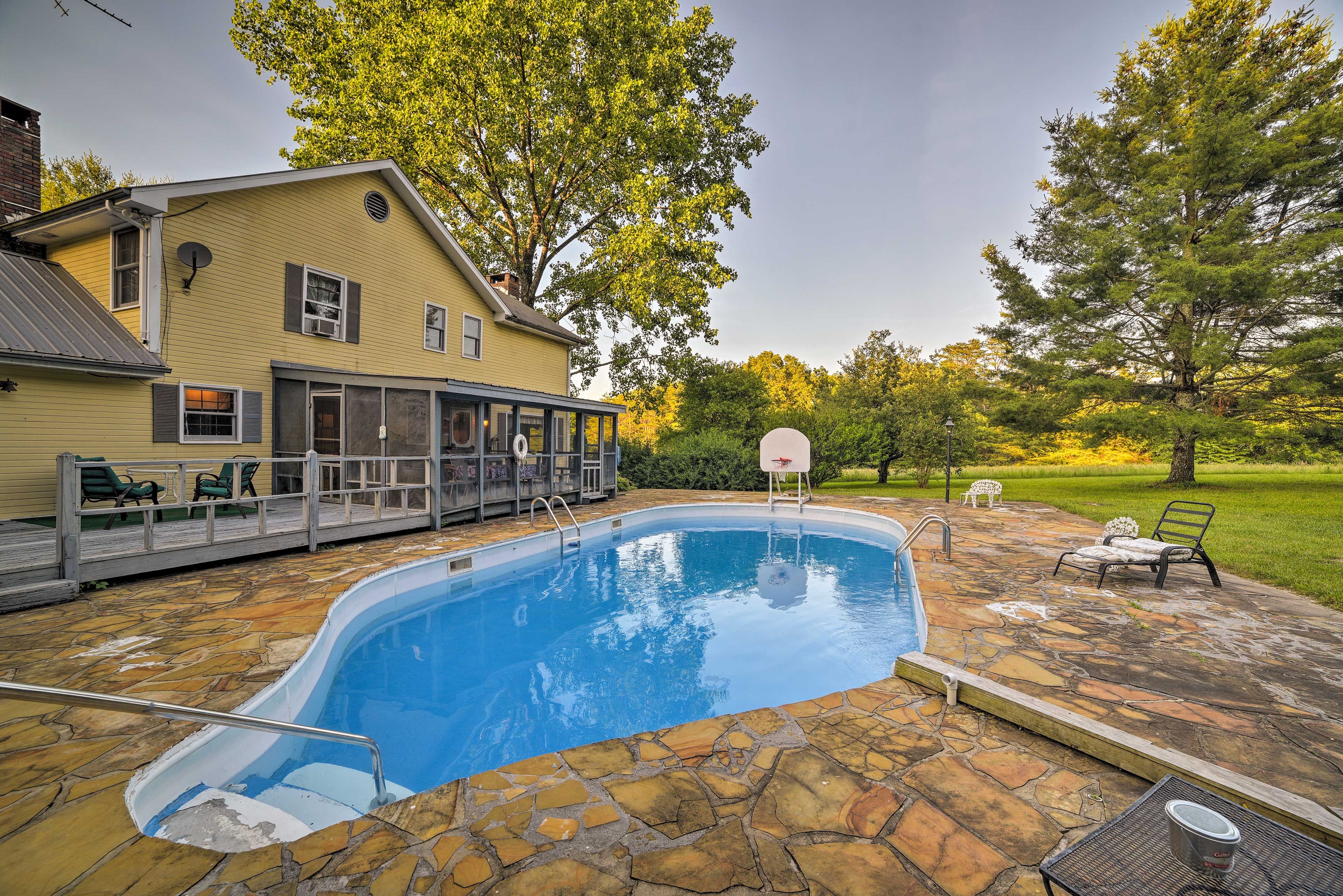 Dayton Vacation Rental | 4BR | 2.5BA | 2,700 Sq Ft | Stairs Required
