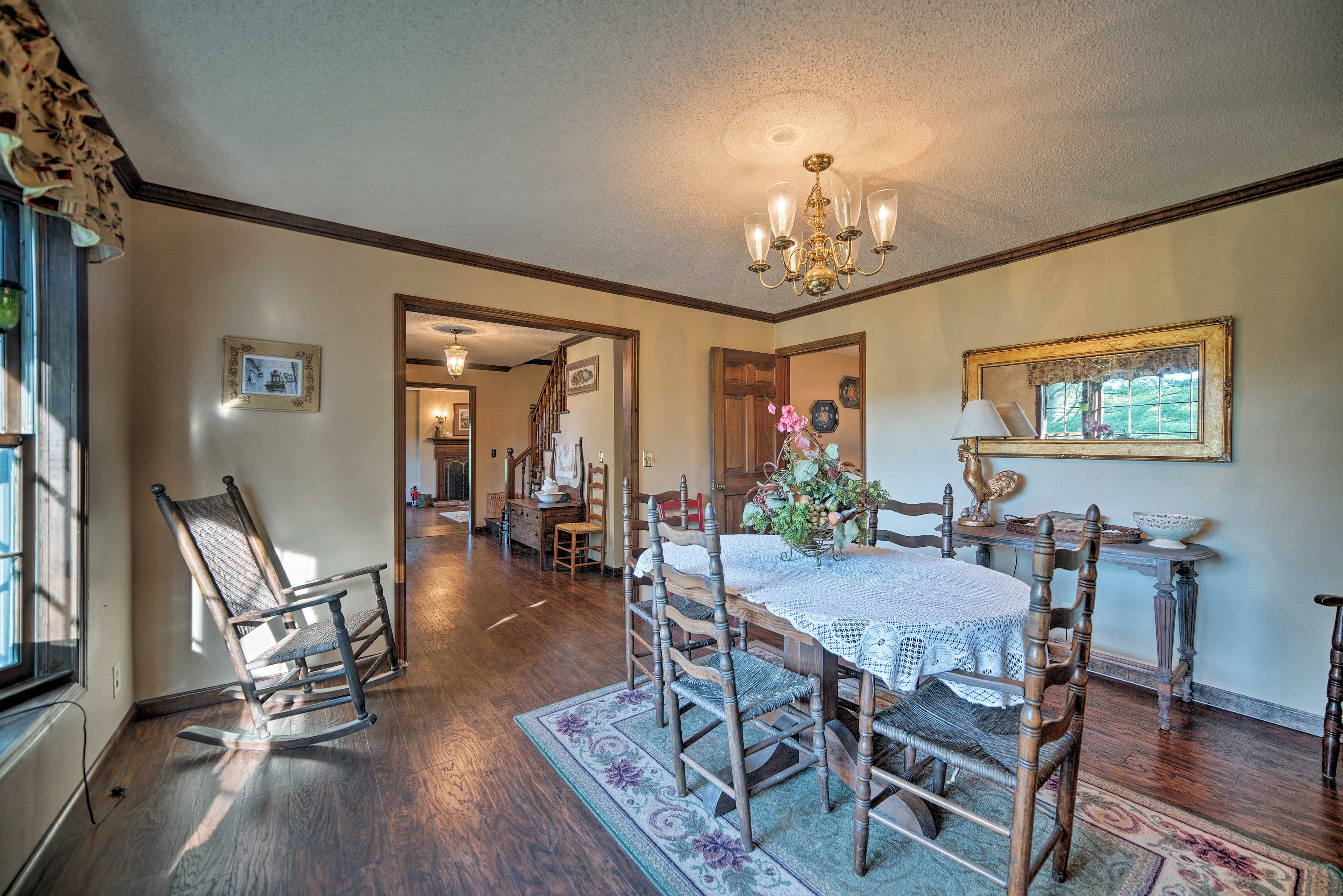 Dining Space | Dishware/Flatware