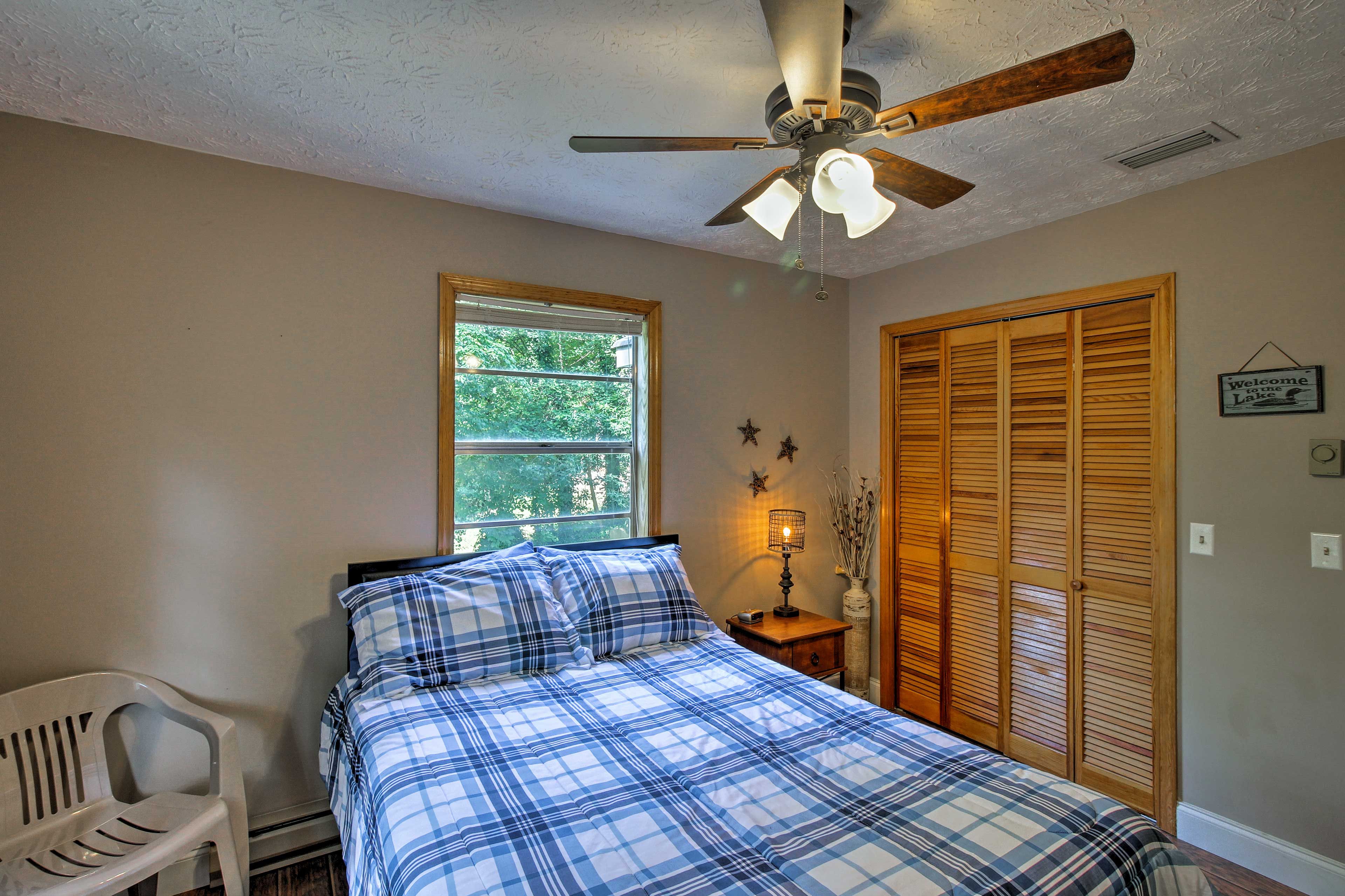 Bedroom 3 | Queen Bed
