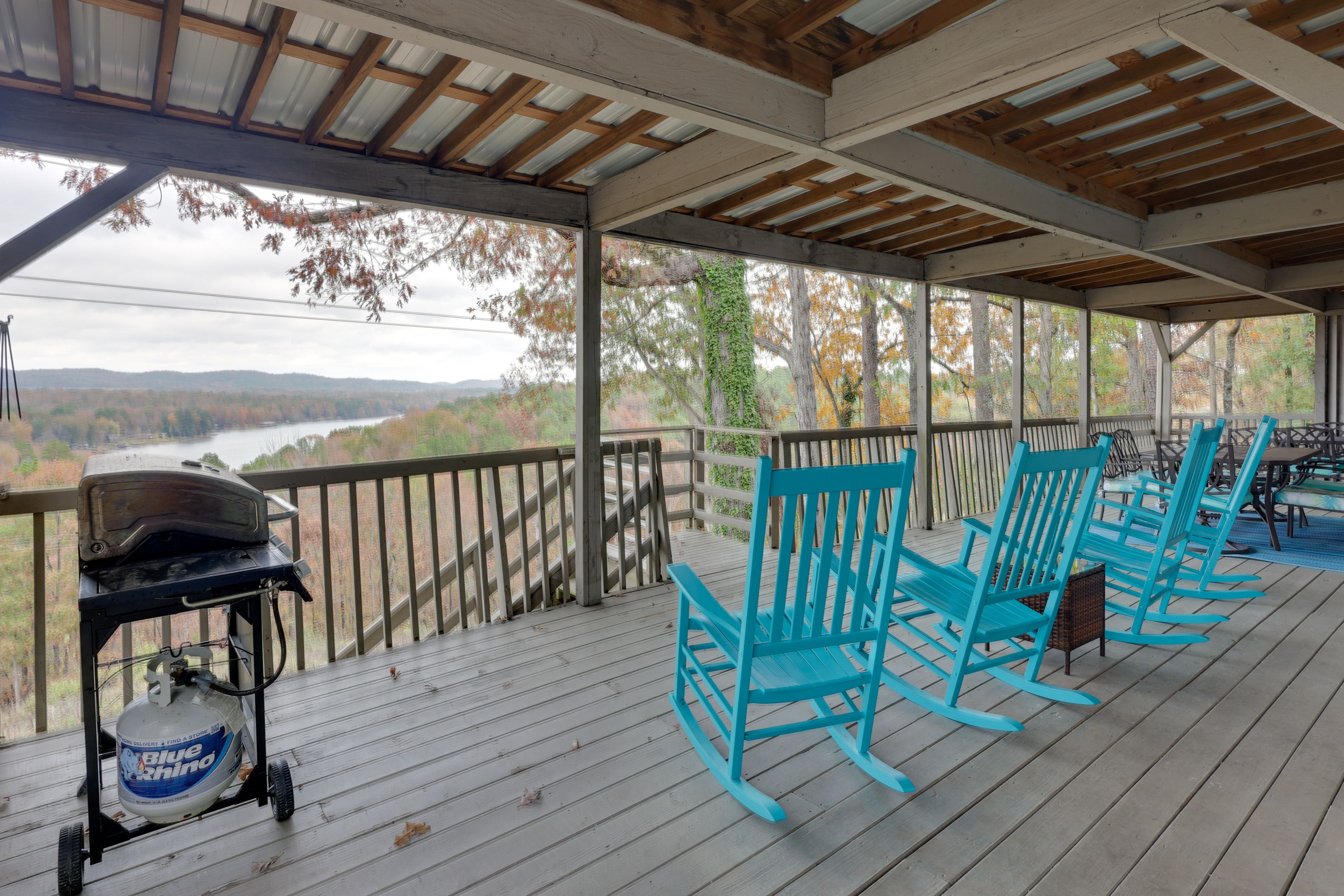 Deck | Seating | Gas Grill | Outdoor Dining Area