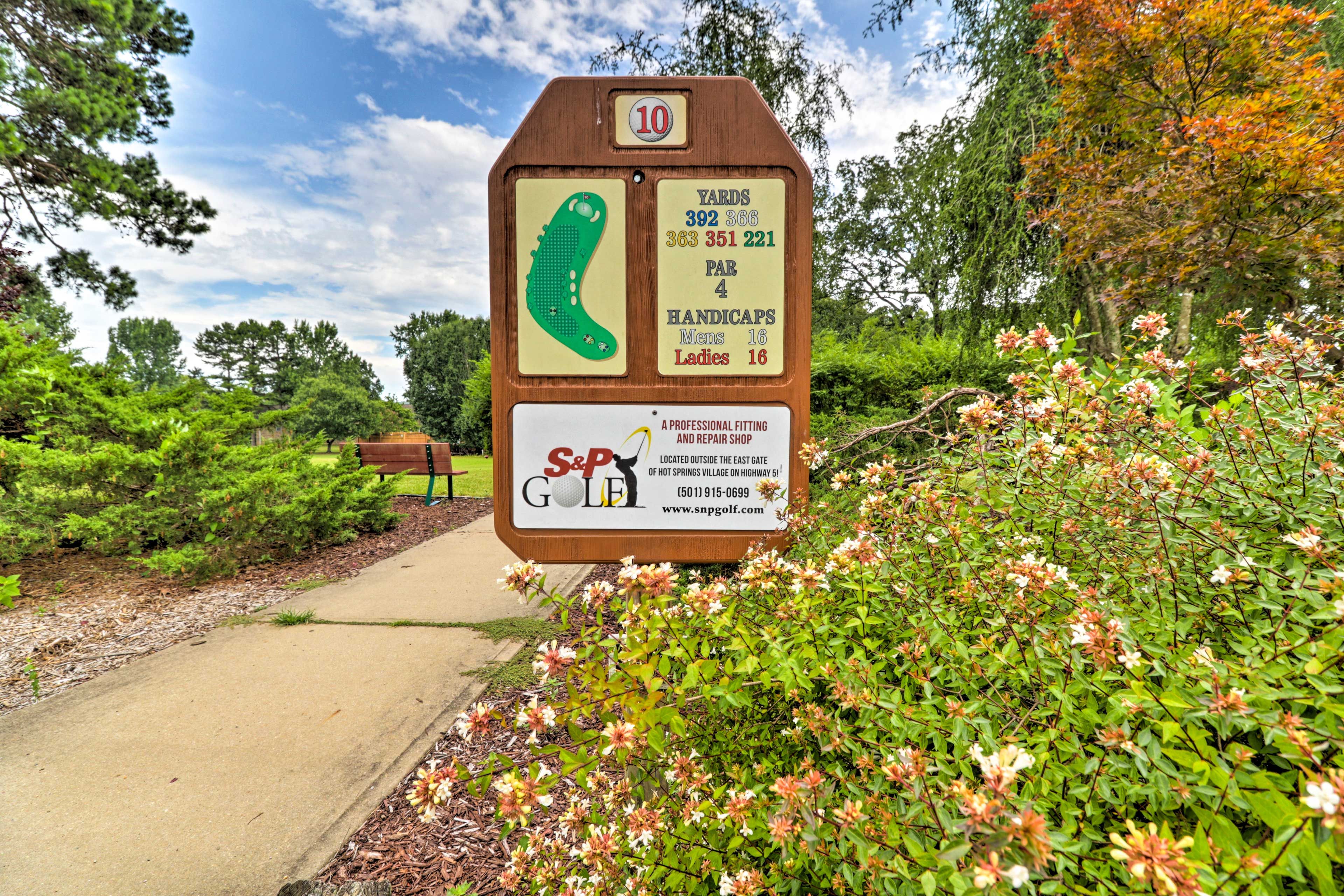 Community Amenities | Golf Course & Clubhouse