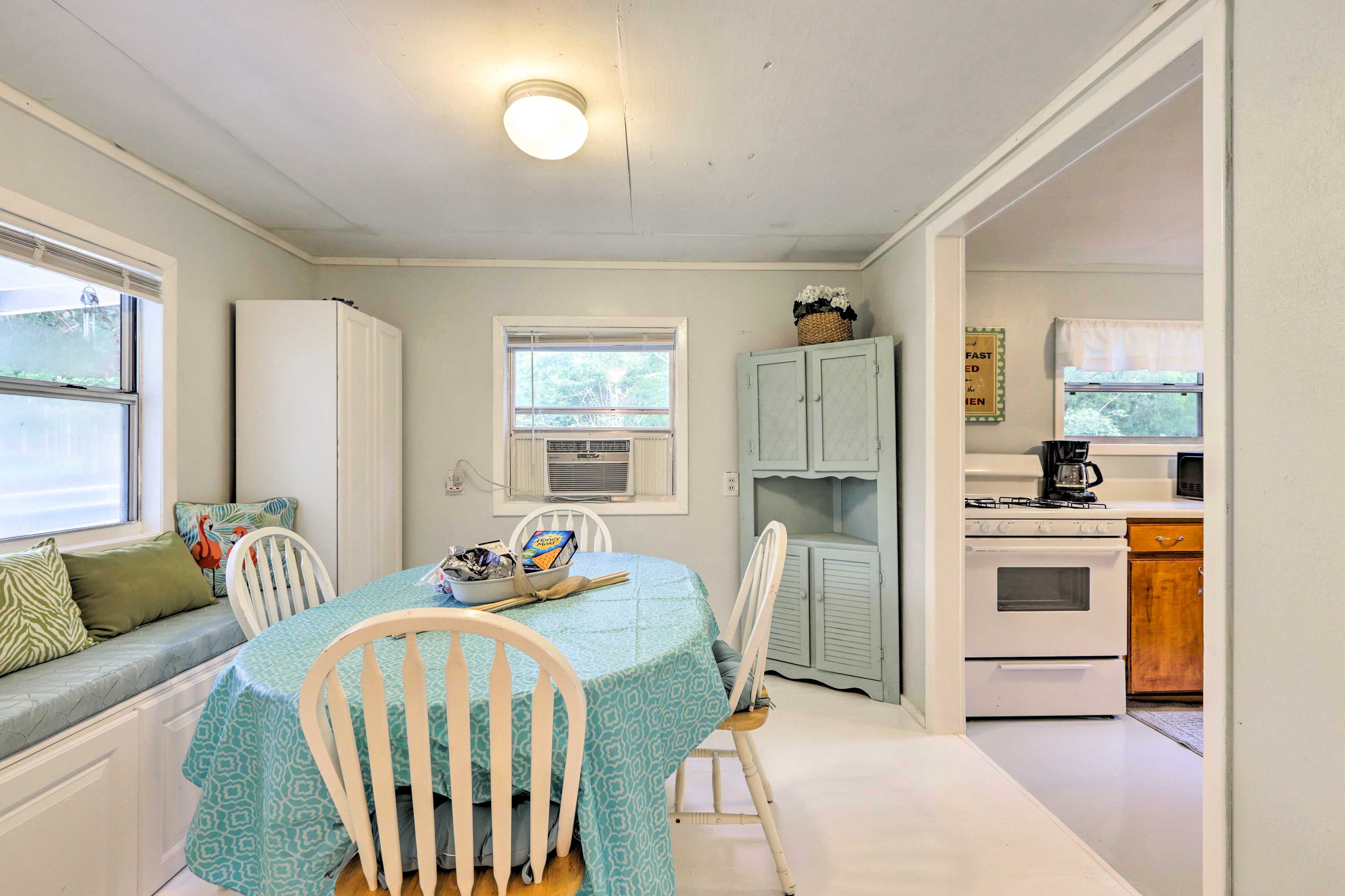 Dining Area | Dishware & Flatware