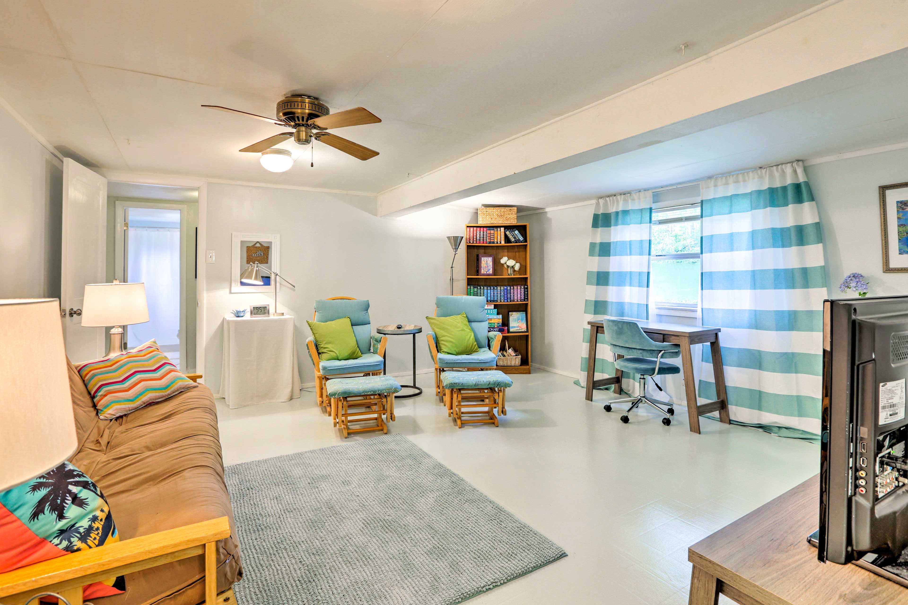 Living Room | Free WiFi