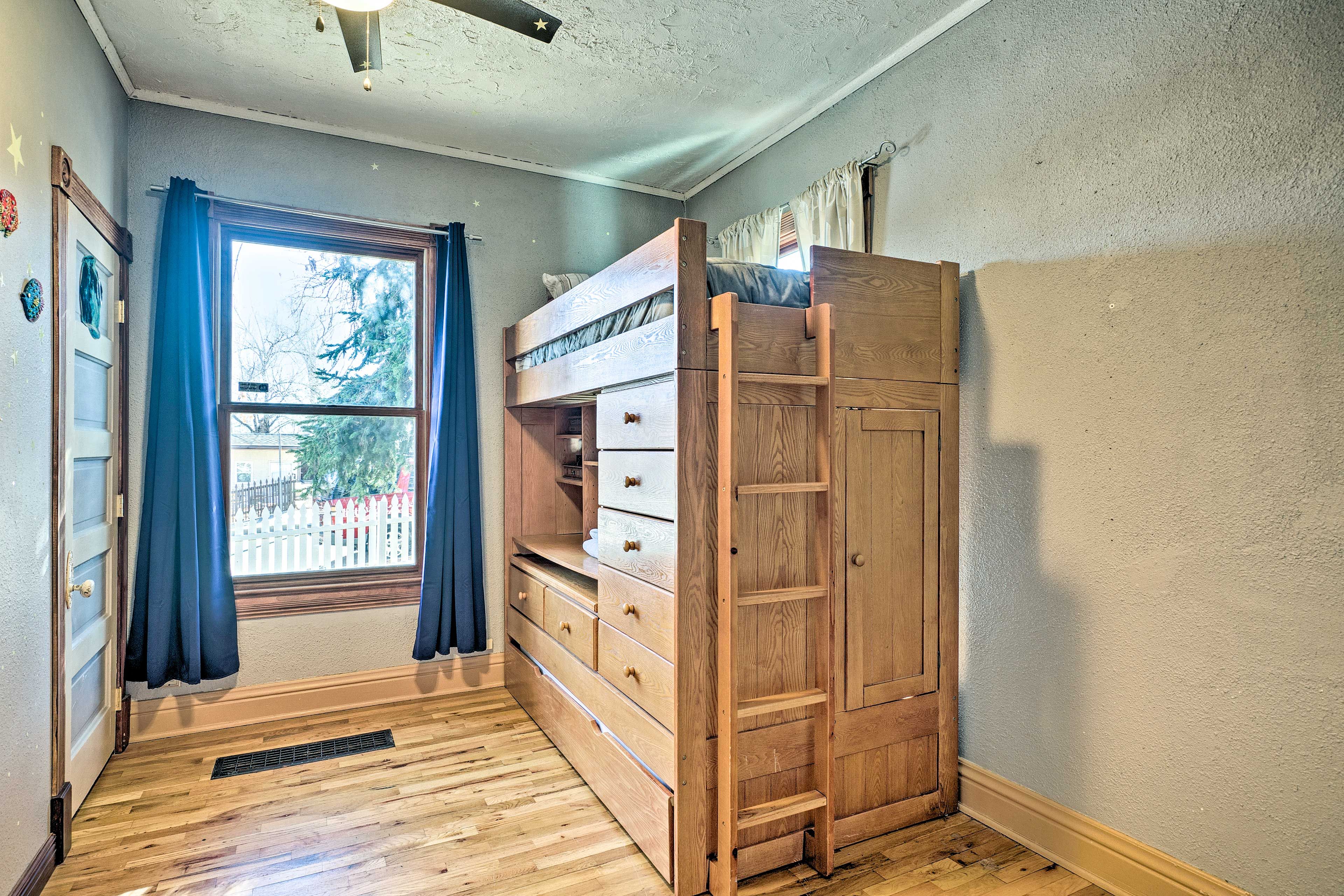 Bedroom 2 | Twin Bed w/ Trundle | 1st Floor