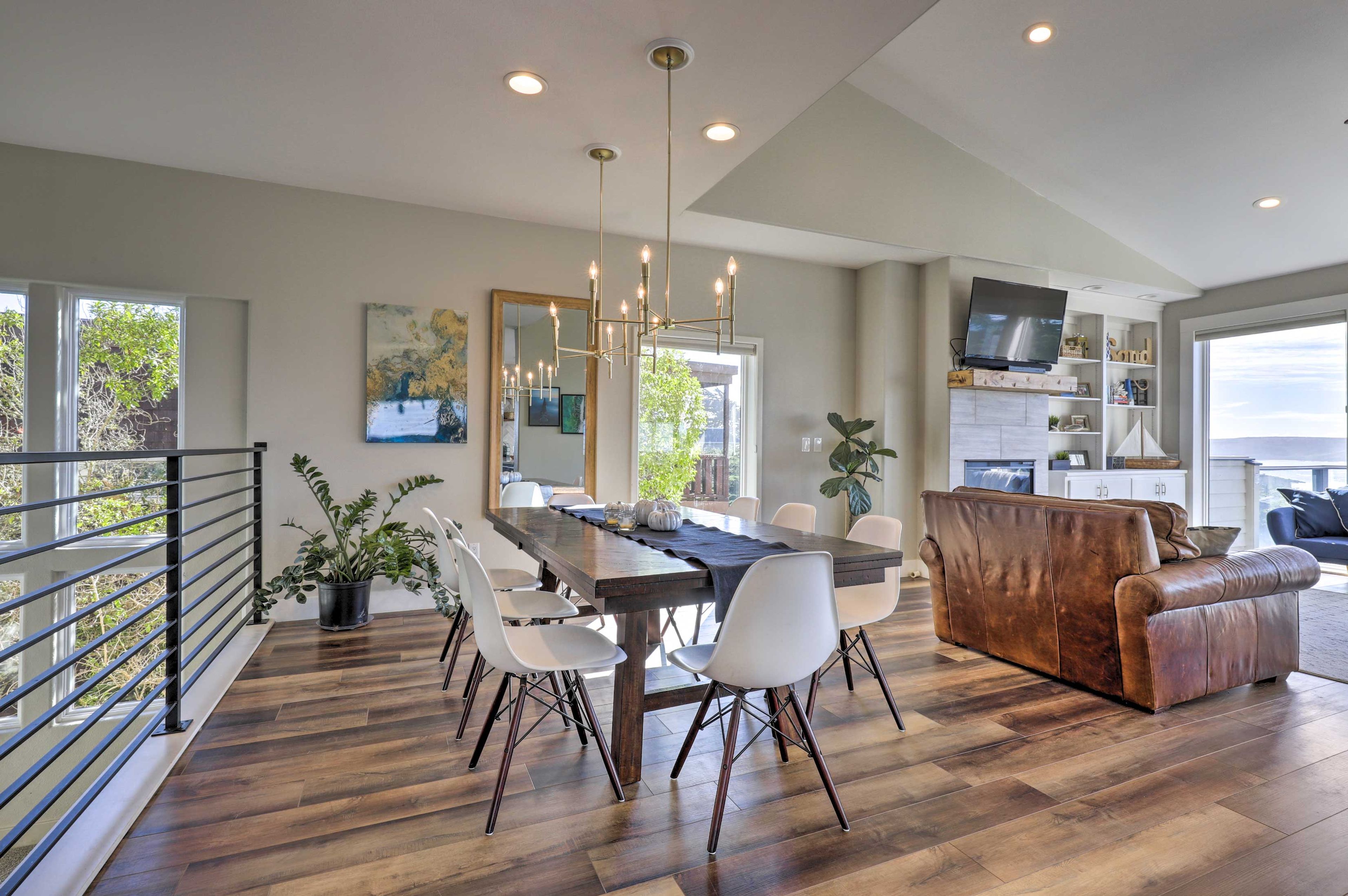 Great Room | Dining Table