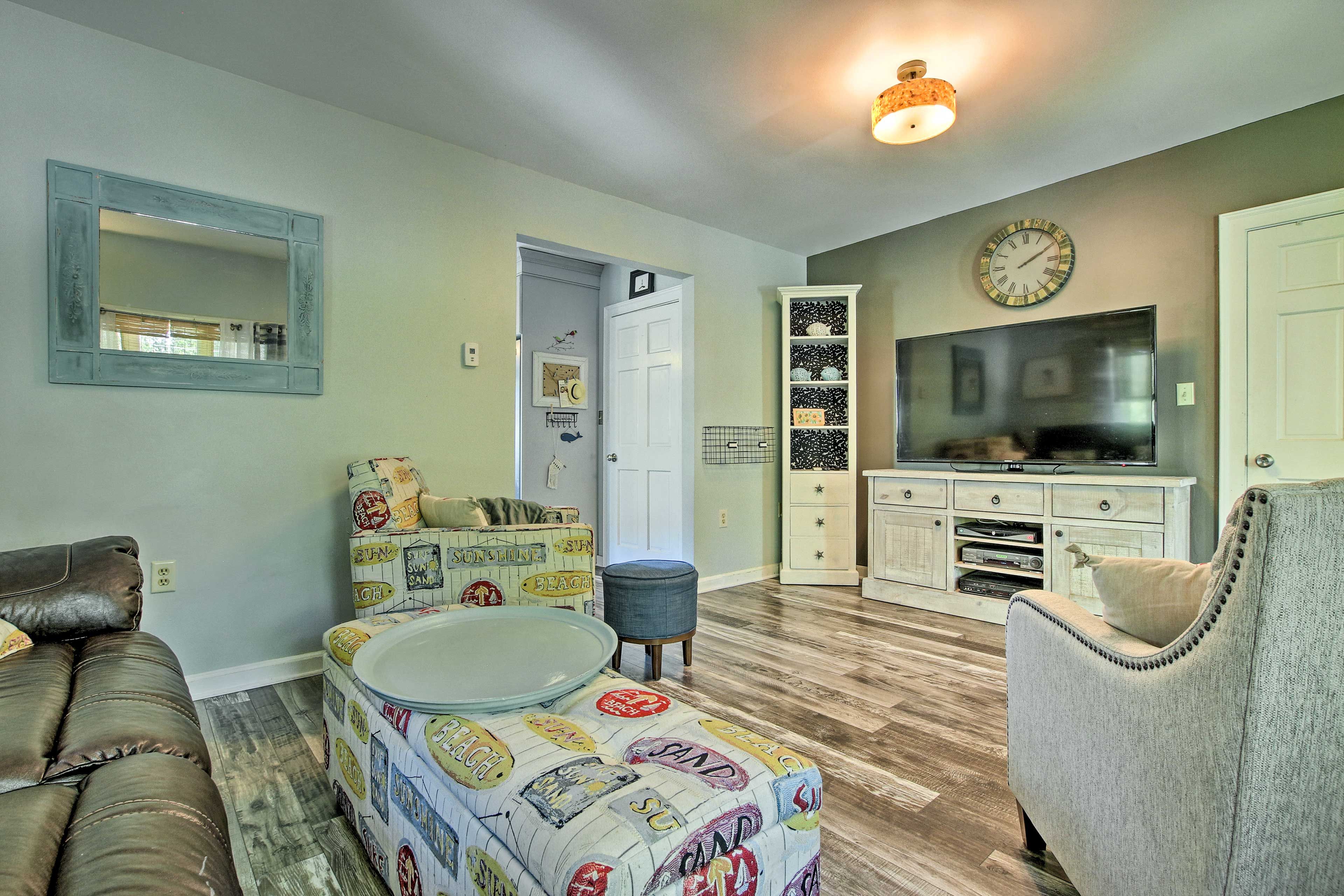 Living Area | Cable TV