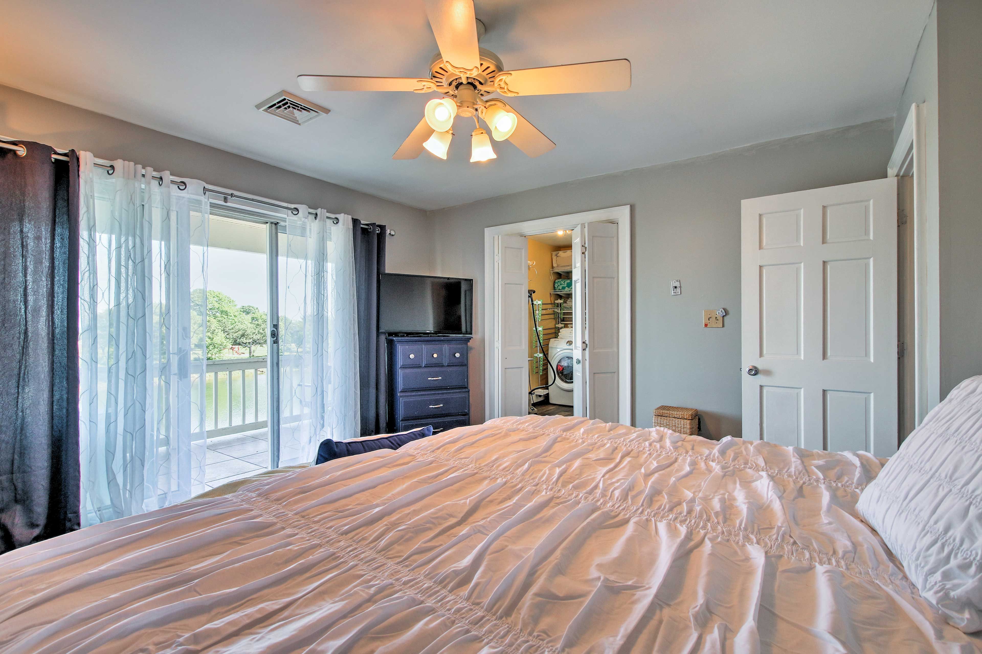 Bedroom 1 | Cable TV