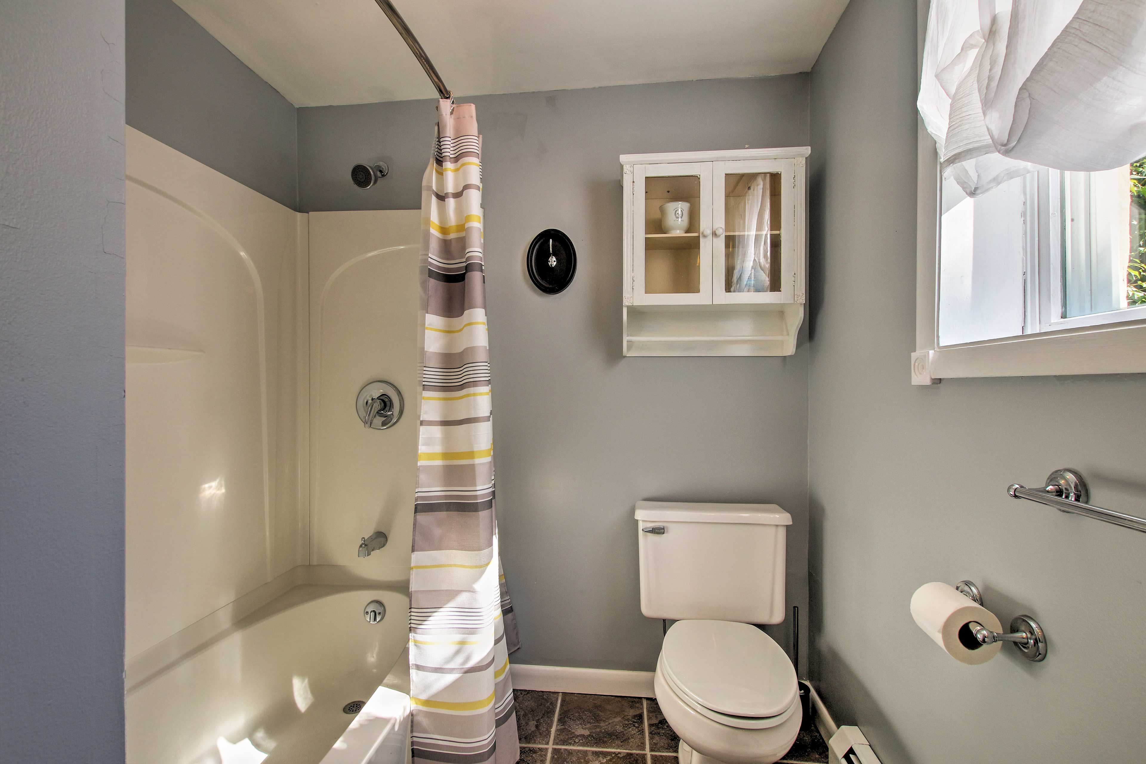 Full Bathroom