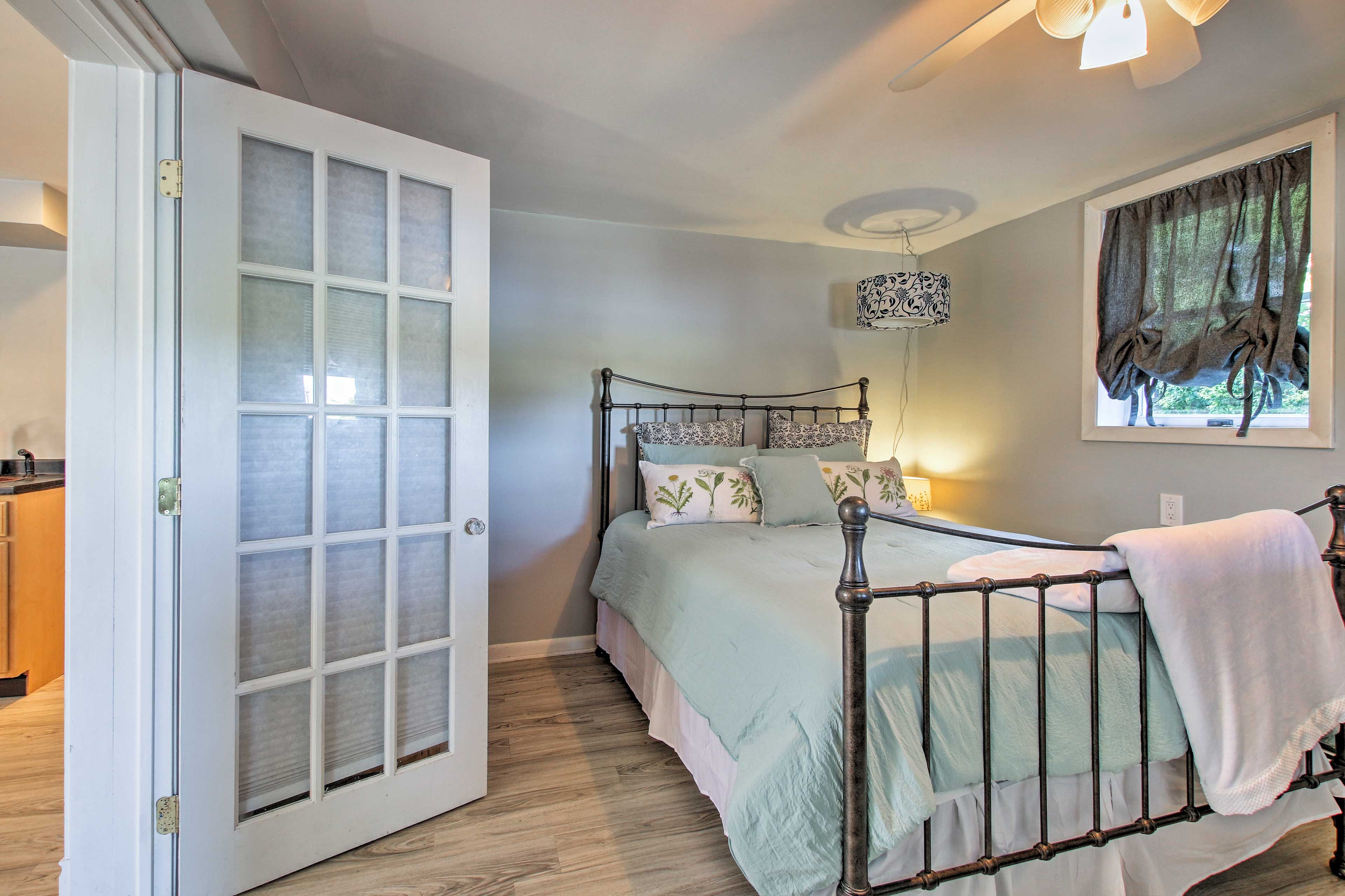 Bedroom 5 | Queen Bed