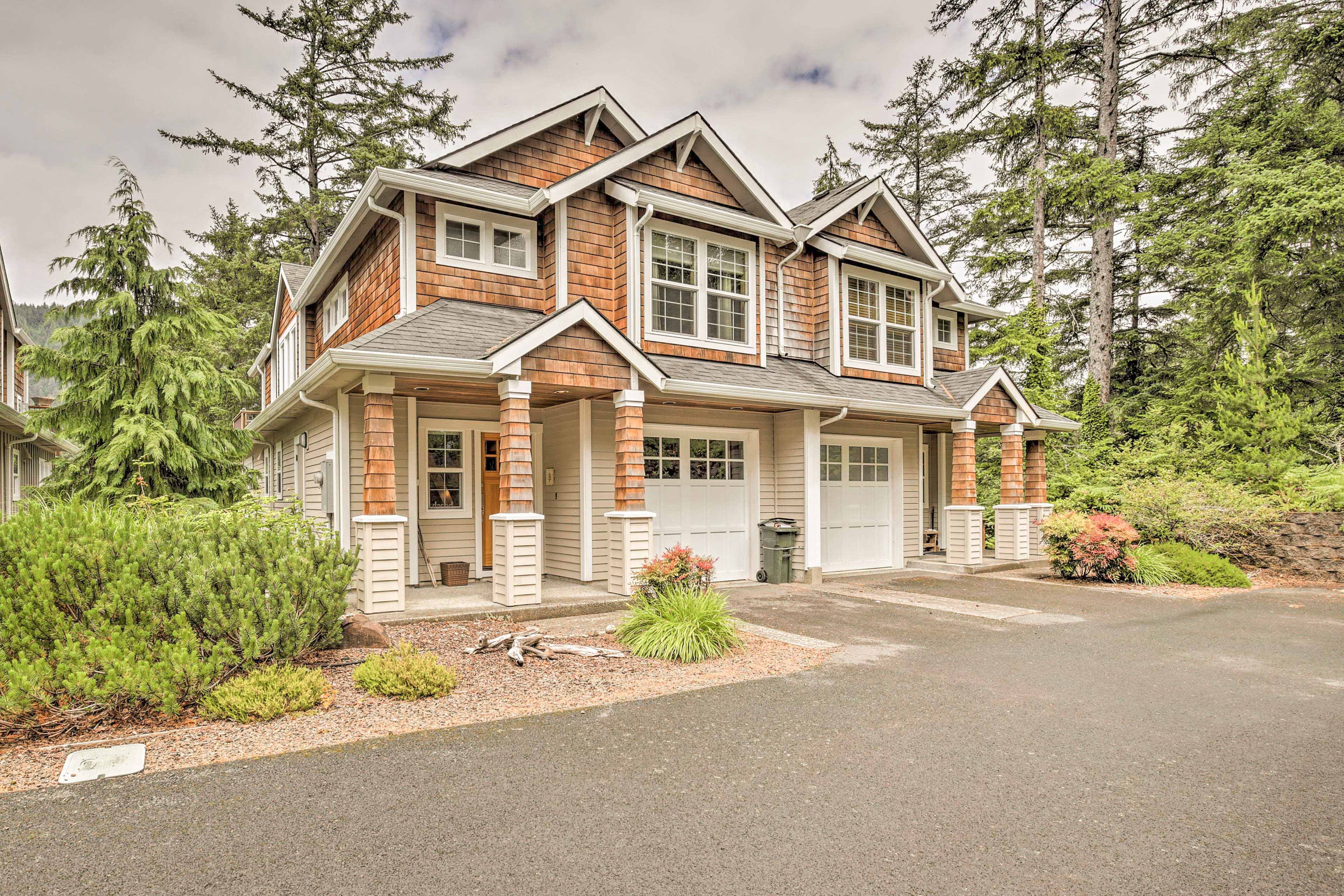 Parking | Driveway (1 Vehicle) | No Garage Access