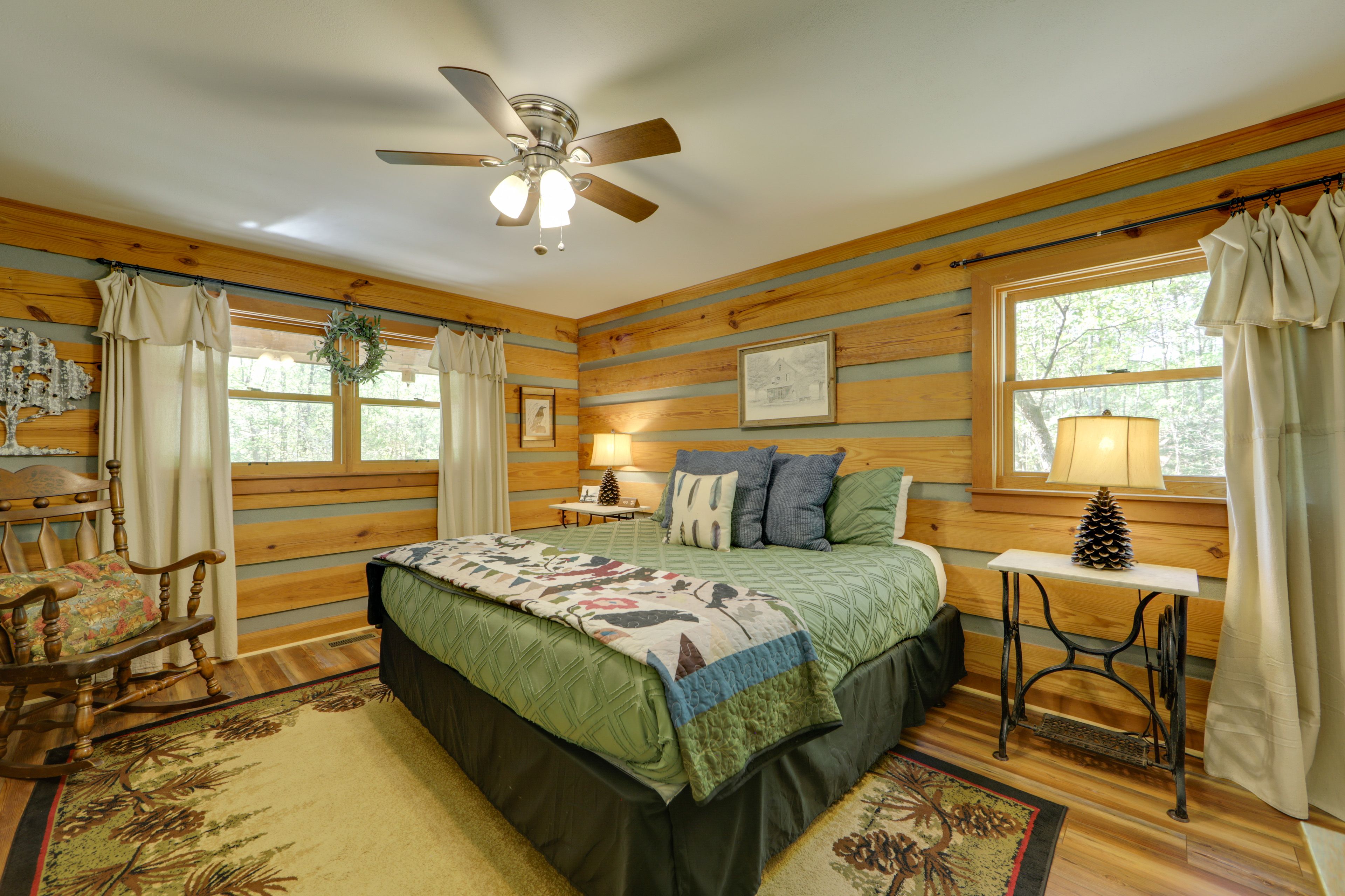 Bedroom 1 | King Bed | Linens Provided