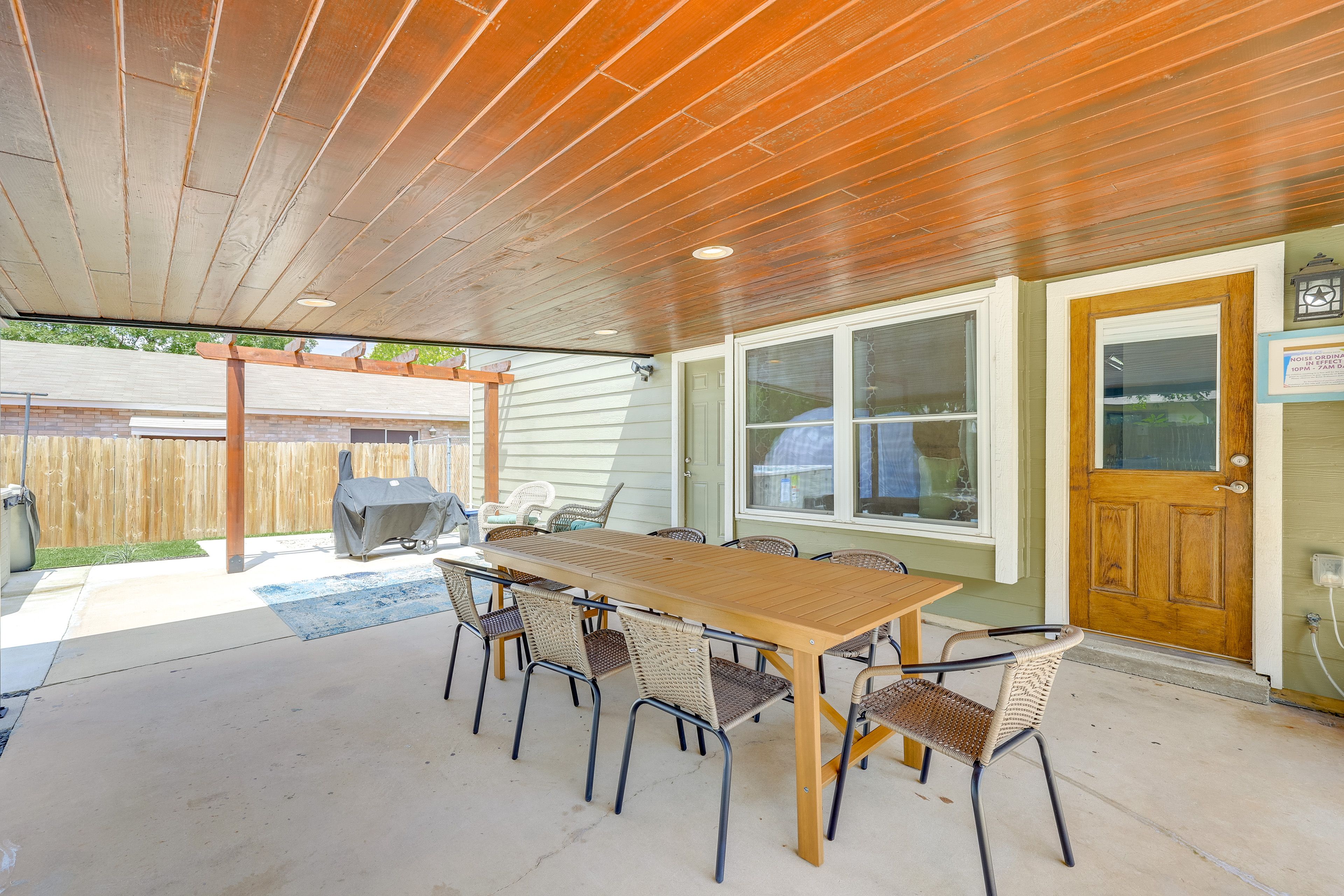 Covered Patio | Outdoor Dining Area