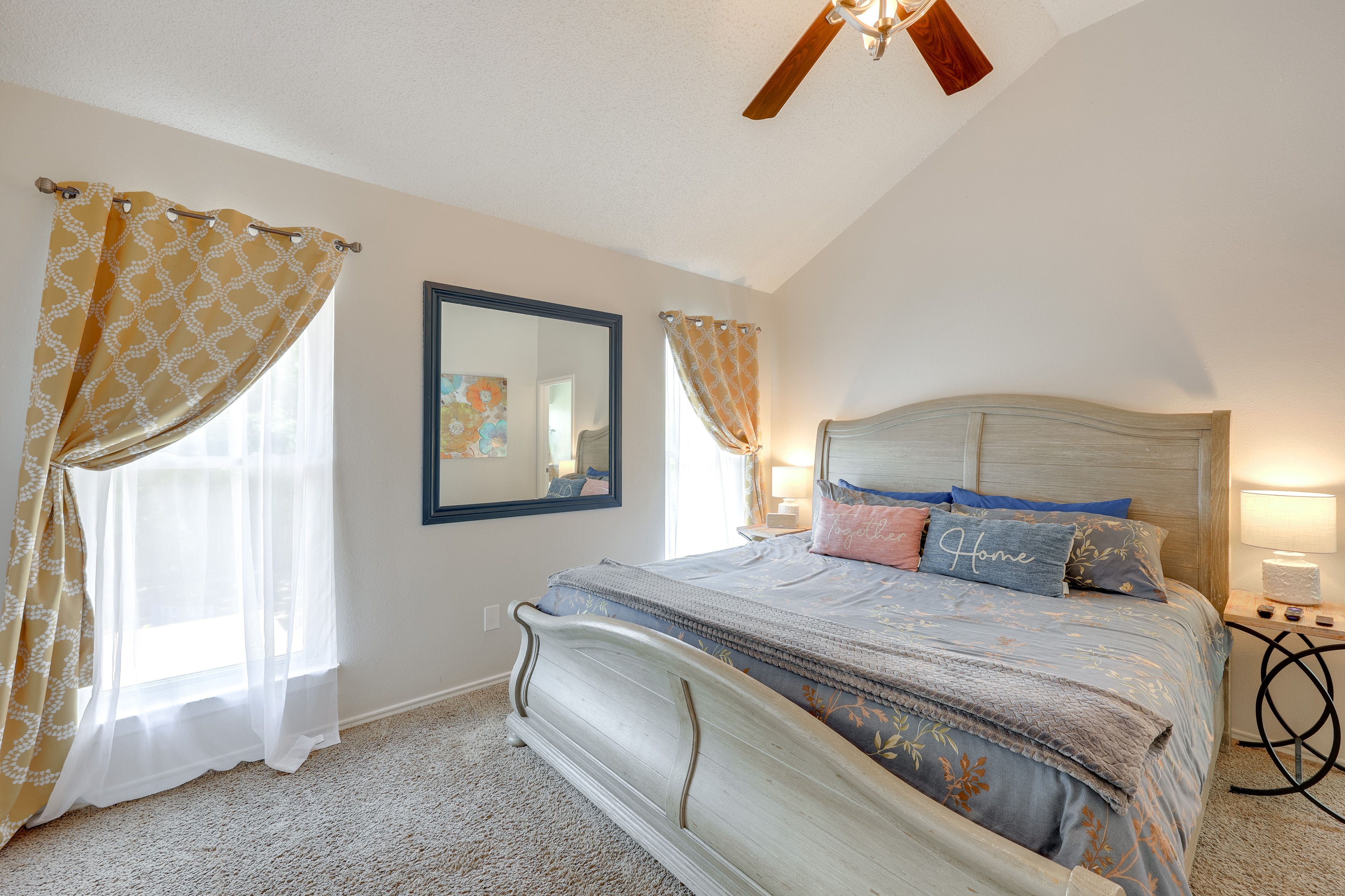 Bedroom 1 | King Bed