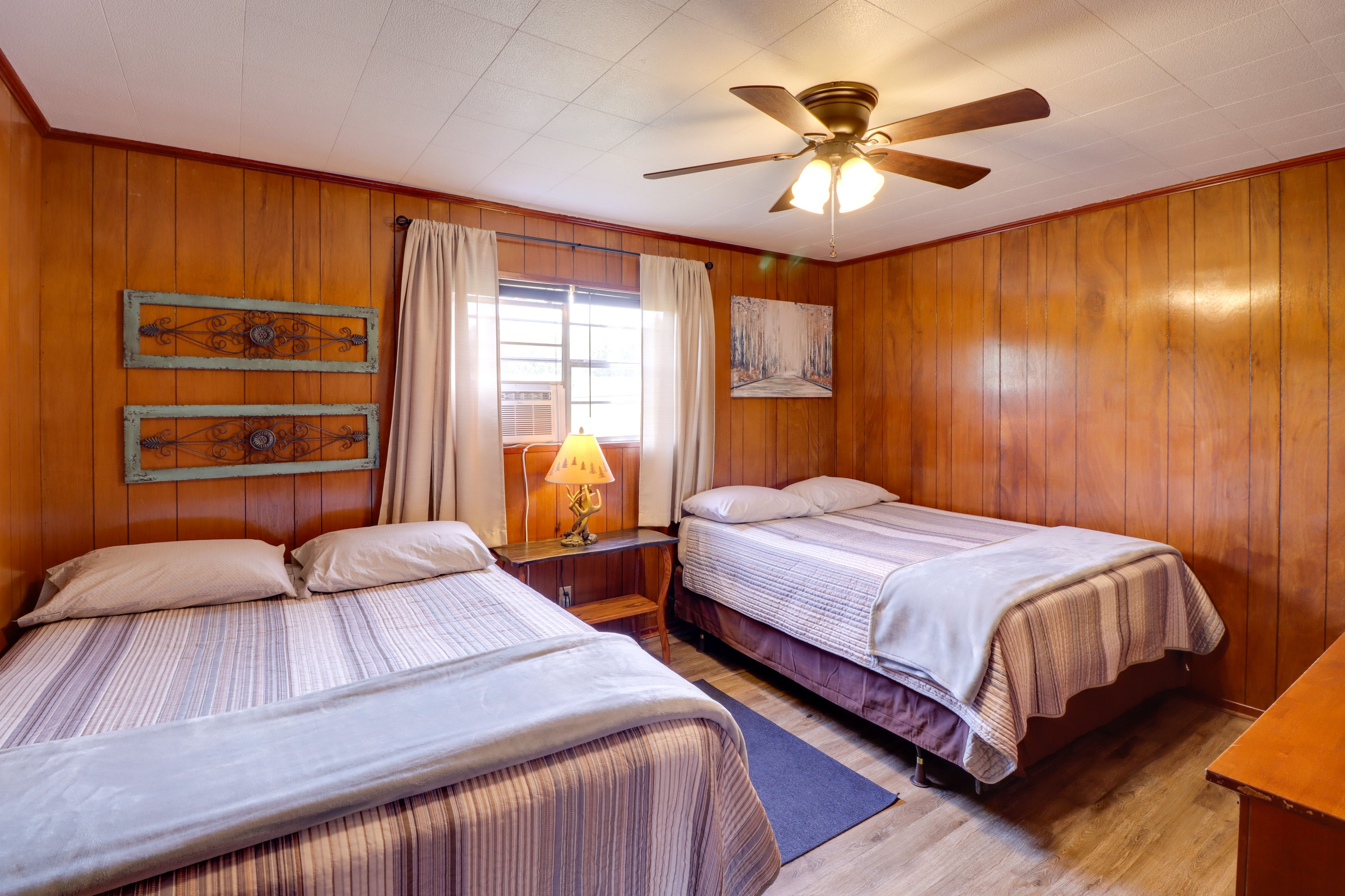 Bedroom 2 | 2 Queen Beds