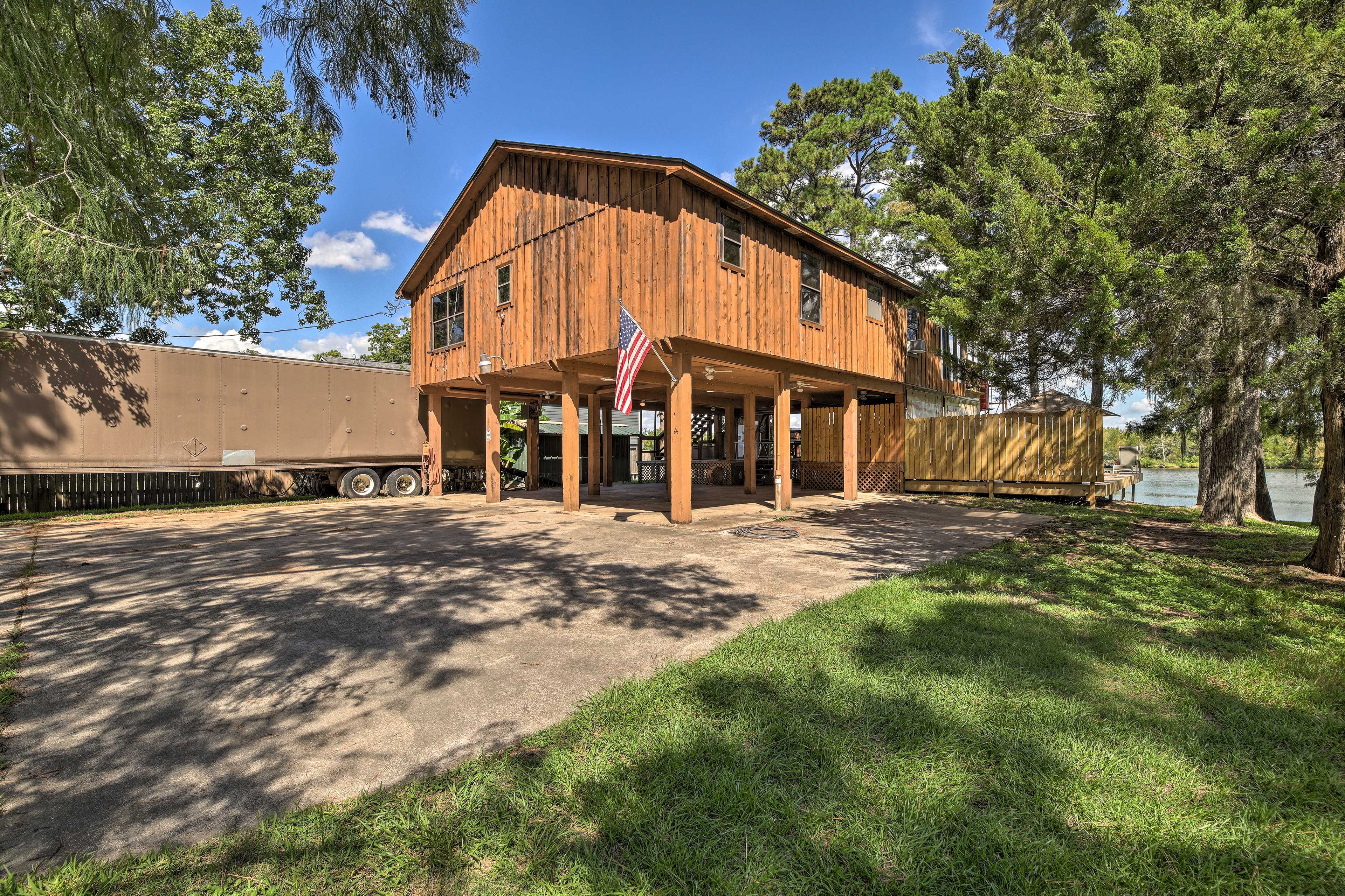 Exterior | Parking | Driveway (3 Vehicles) | Covered Parking (3 Vehicles)