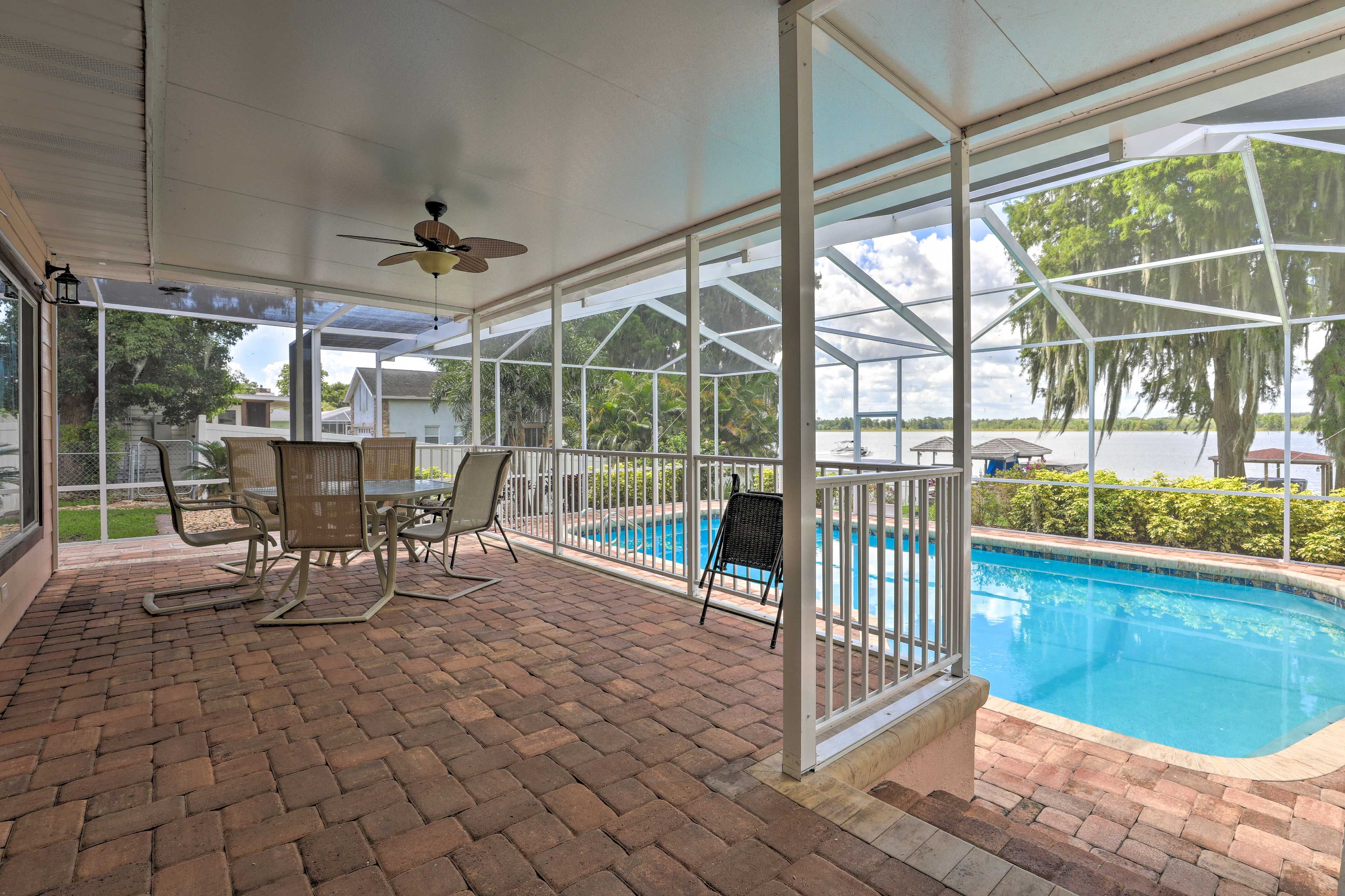 Screened-In Porch