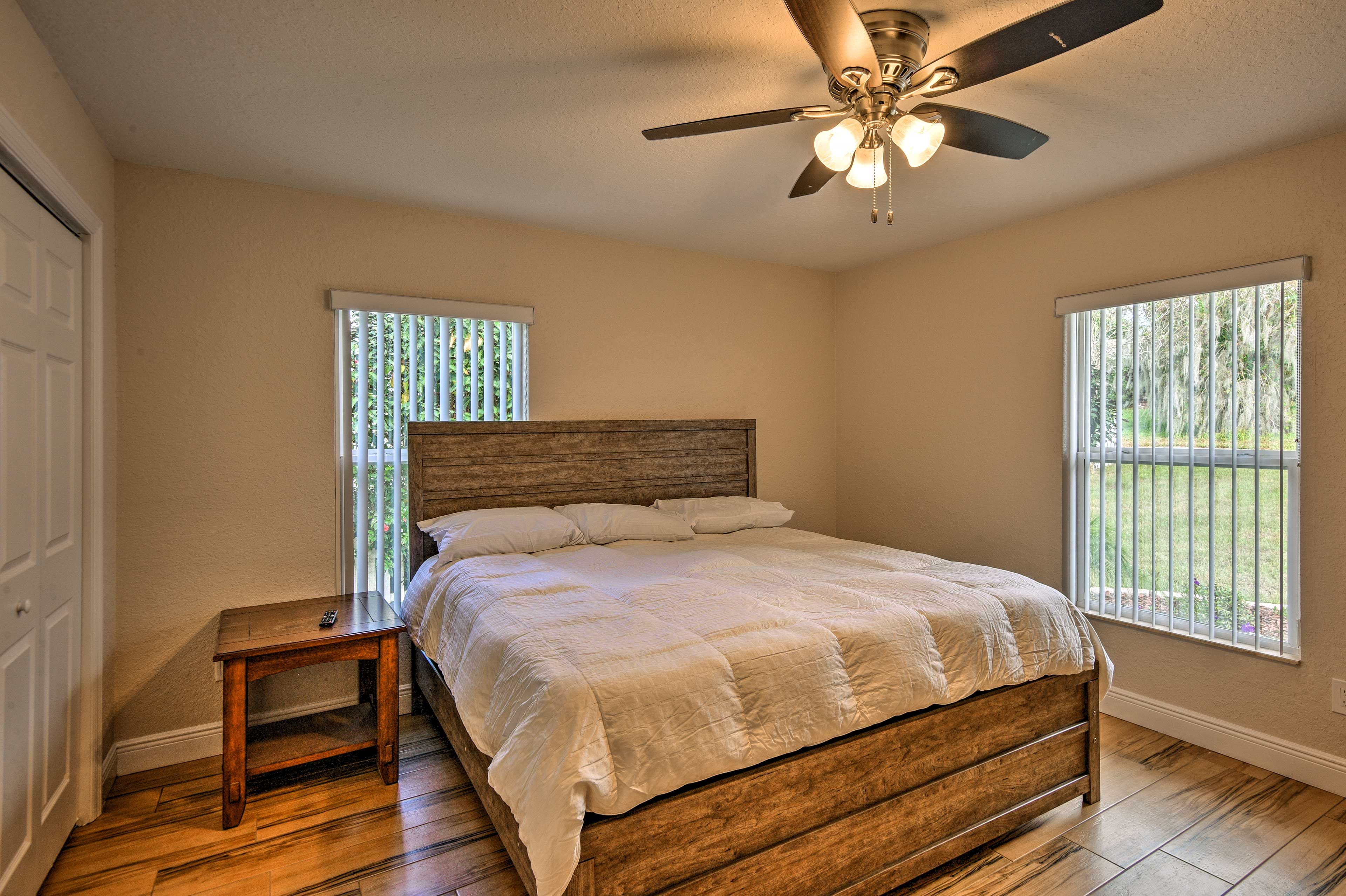 Bedroom 2 | King Bed