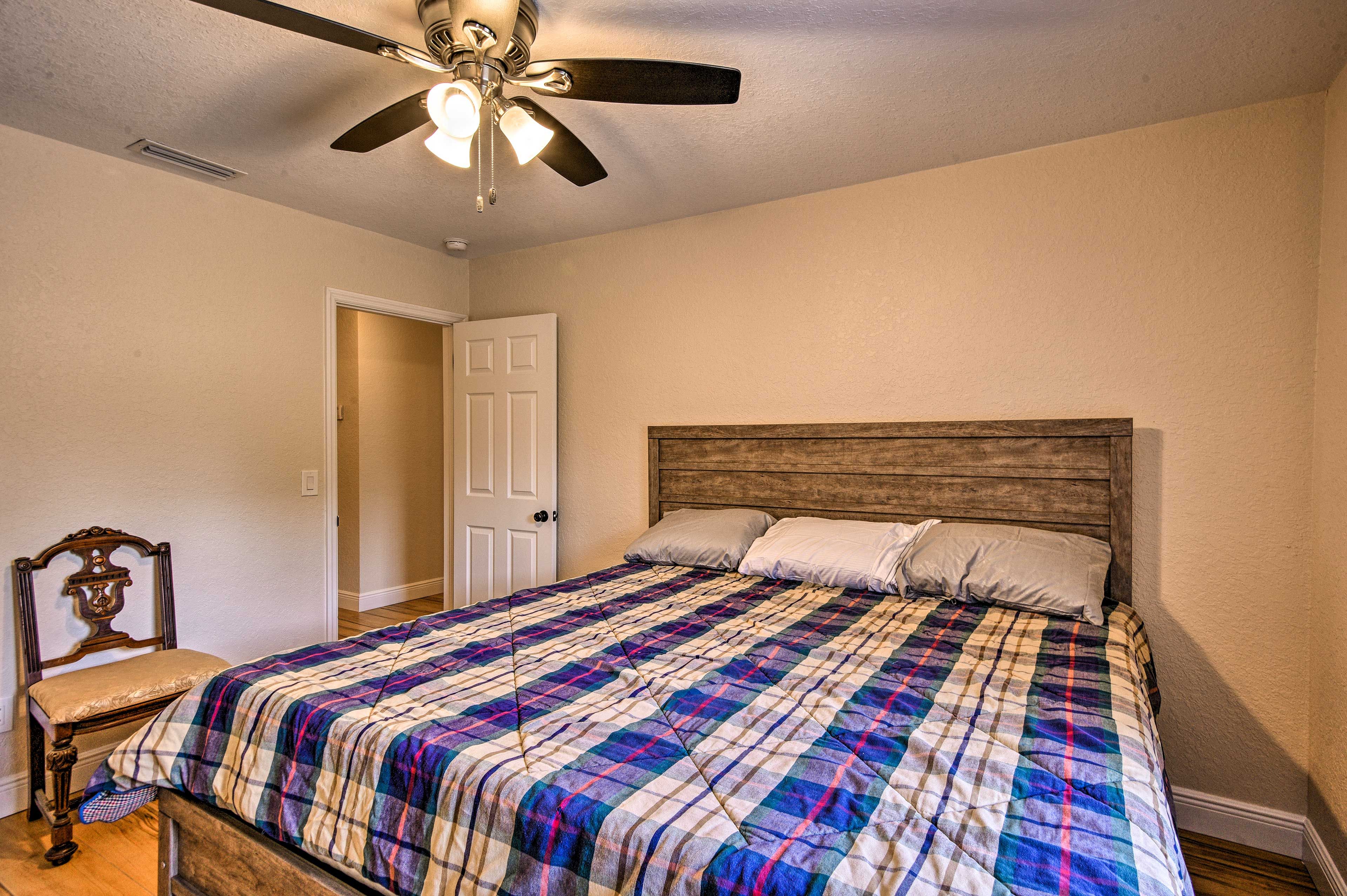 Bedroom 4 | King Bed