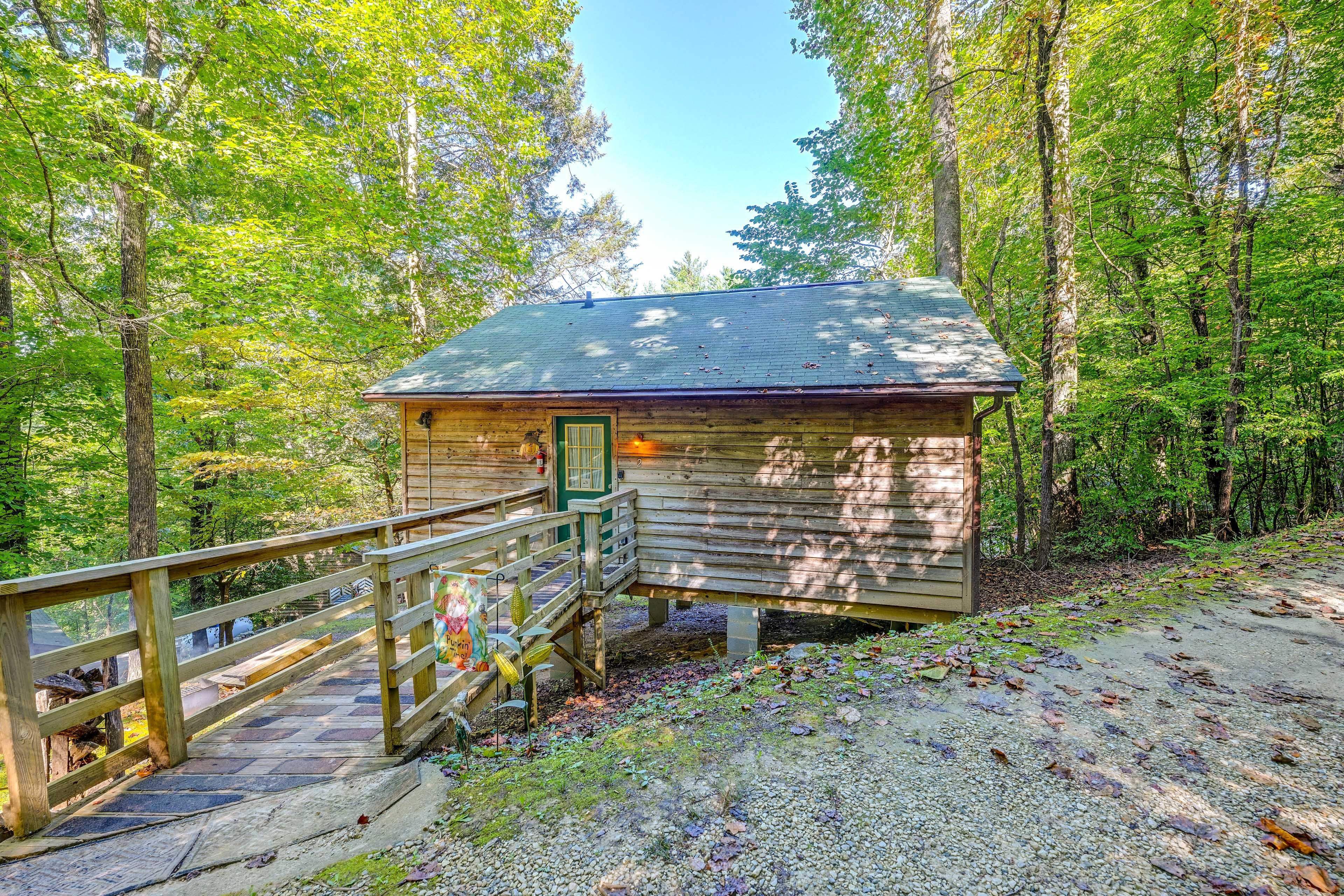 Bryson City Vacation Rental | Studio | 1BA | 416 Sq Ft | Stairs Required