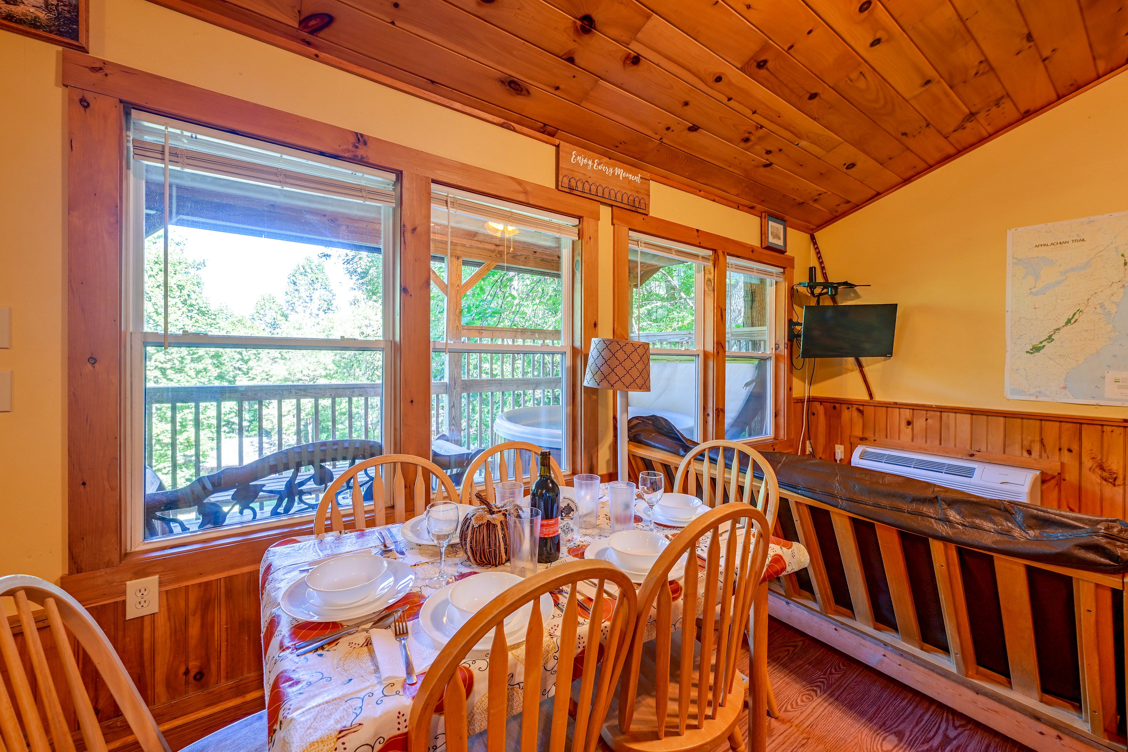 Dining Area | Dishes & Flatware