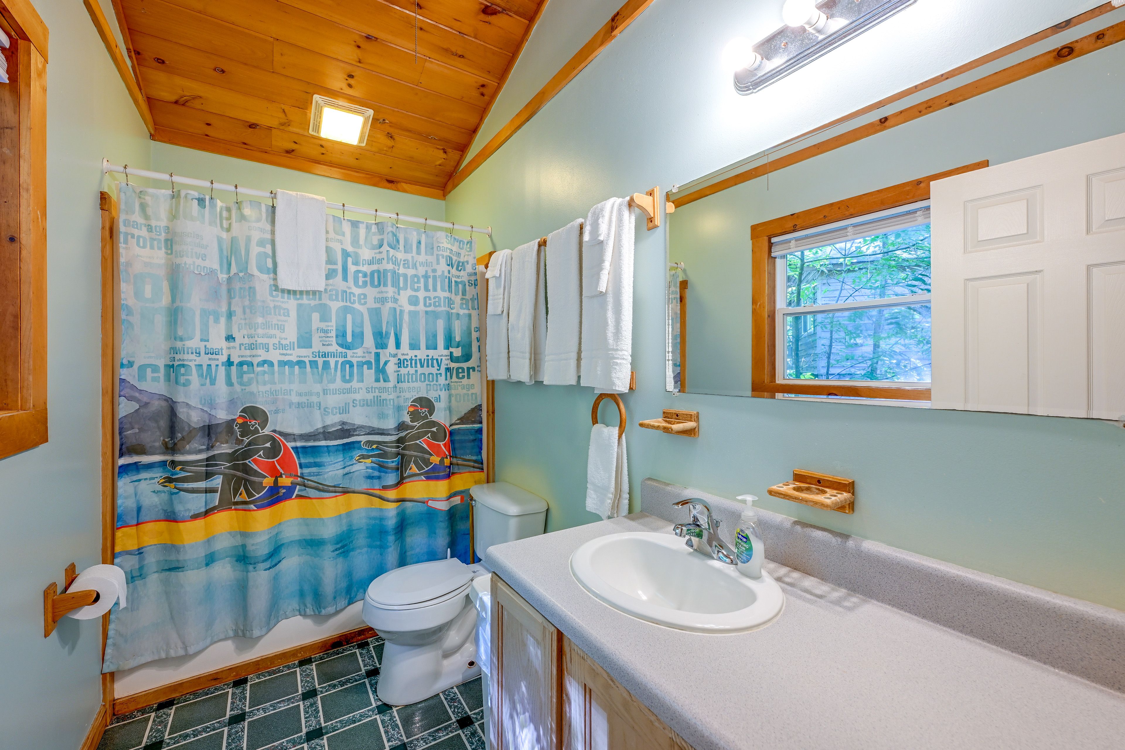 Bathroom | Towels Provided