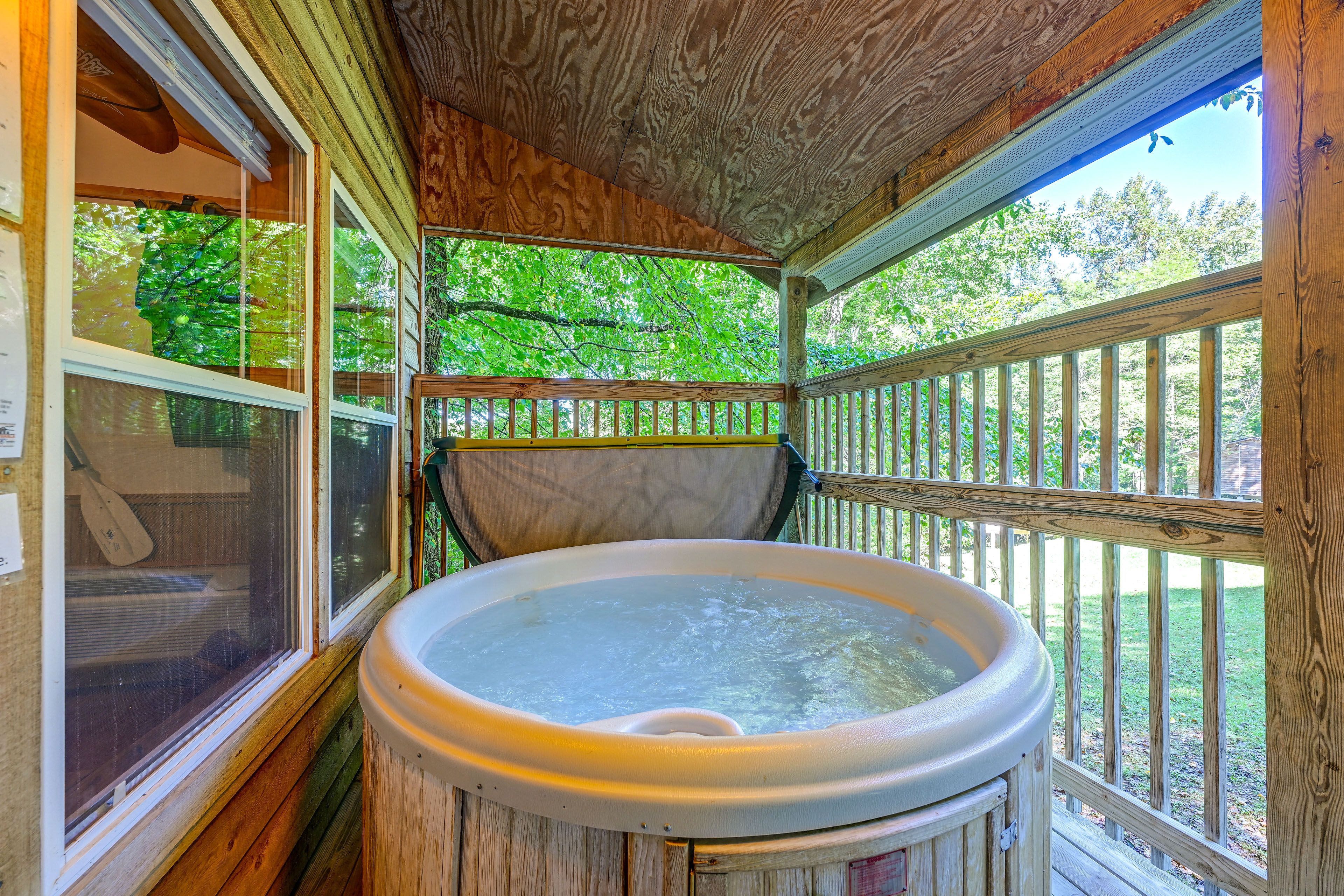 Deck | Private Hot Tub