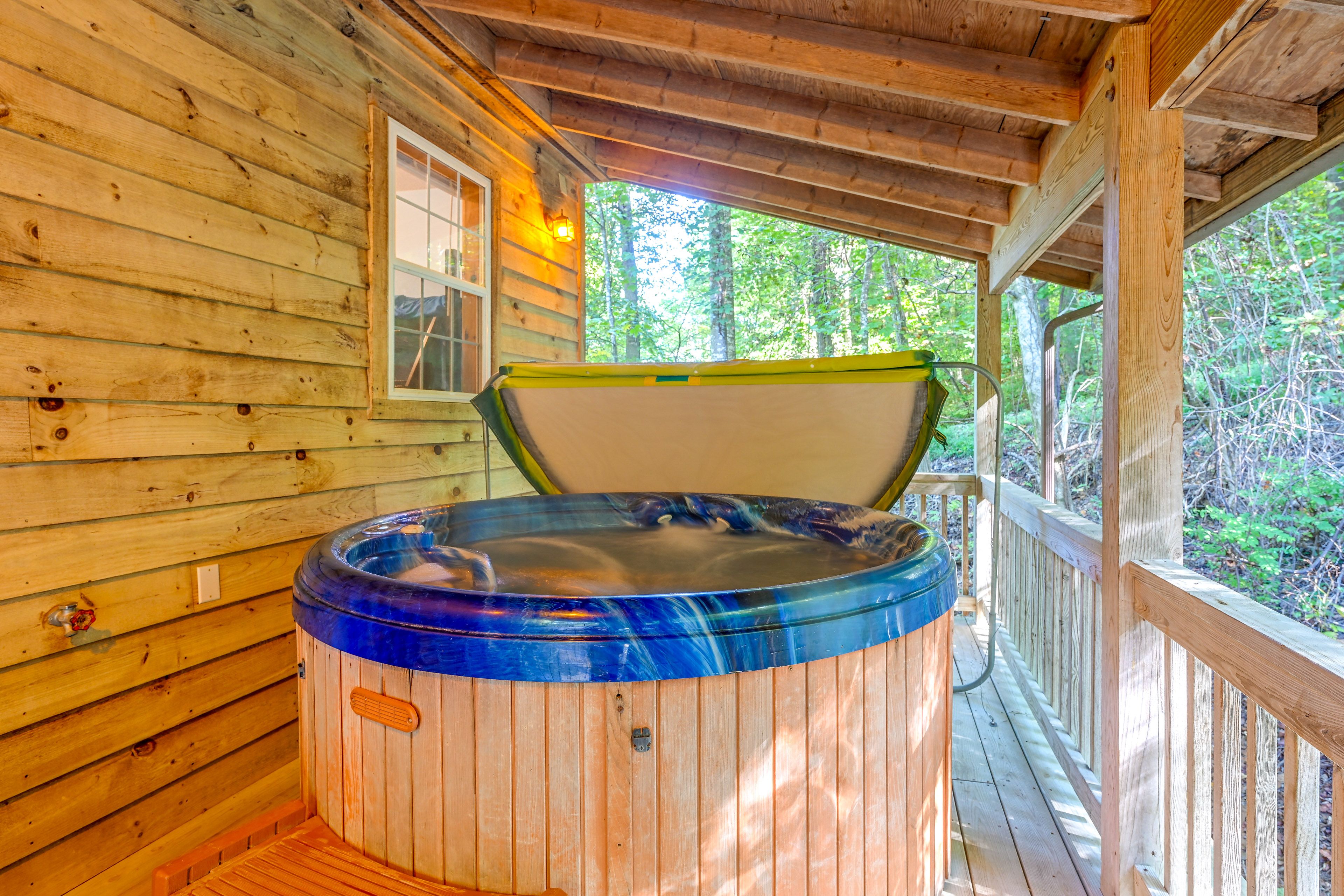 Bryson City Vacation Rental | 3BR | 1BA | 781 Sq Ft | 6 Stairs Required