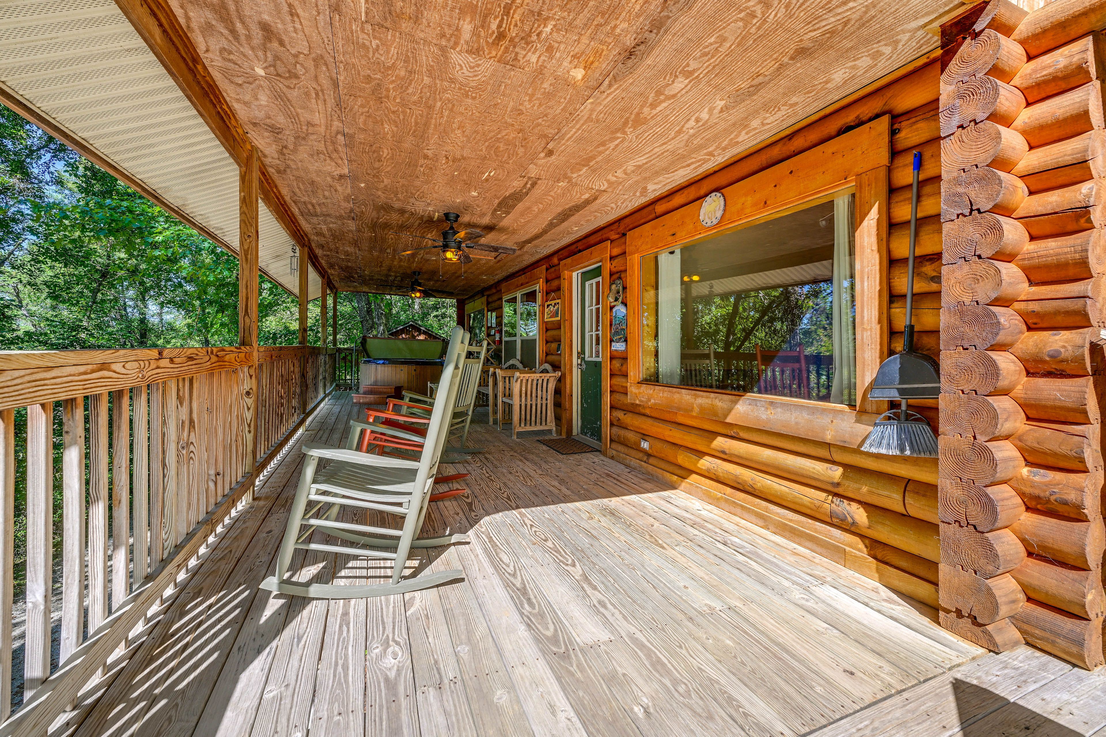 Private Deck | Hot Tub