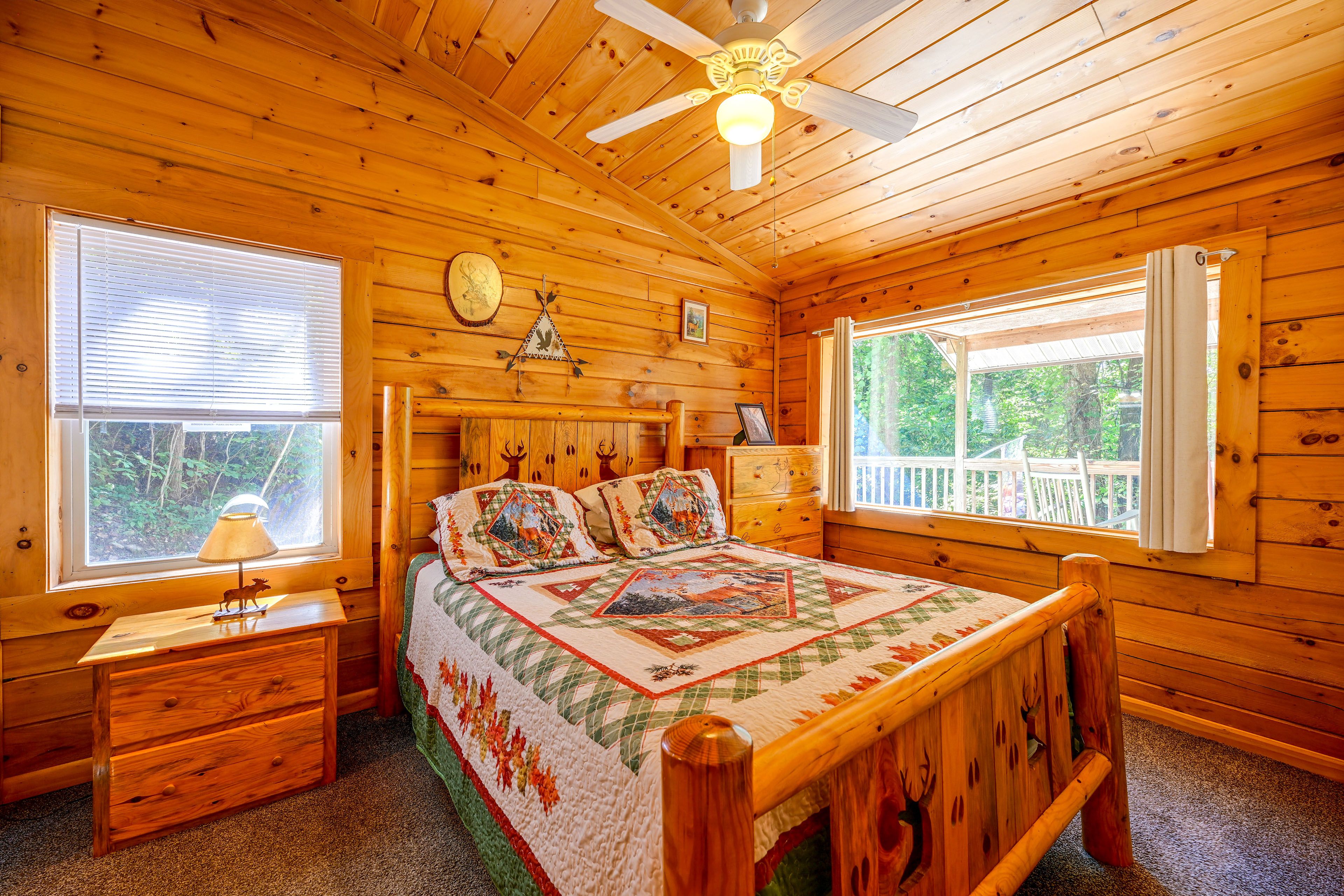 Bedroom 2 | Queen Bed